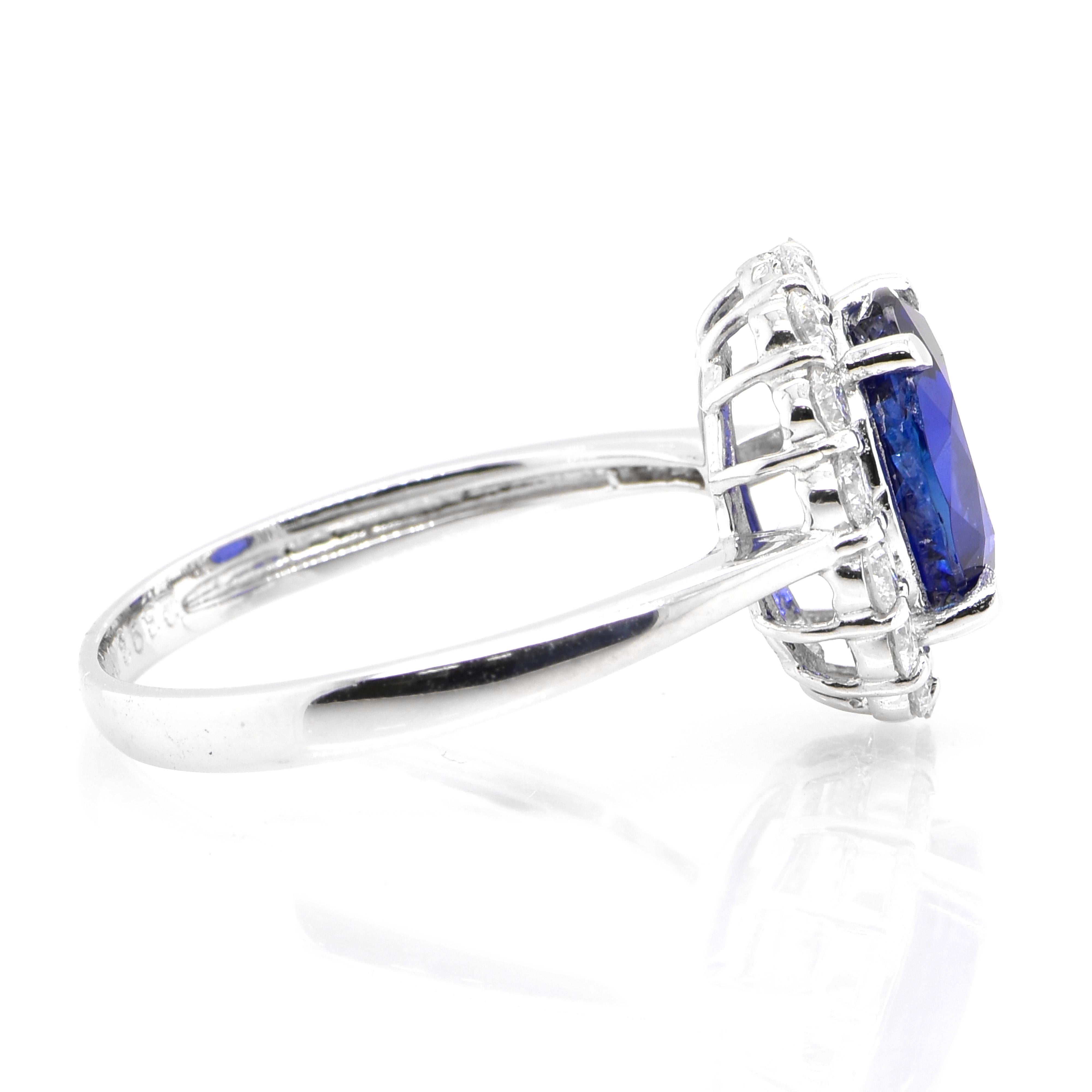 2.39 Carat Natural, Unheated, Ceylon Sapphire and Diamond Ring Made in Platinum In New Condition For Sale In Tokyo, JP