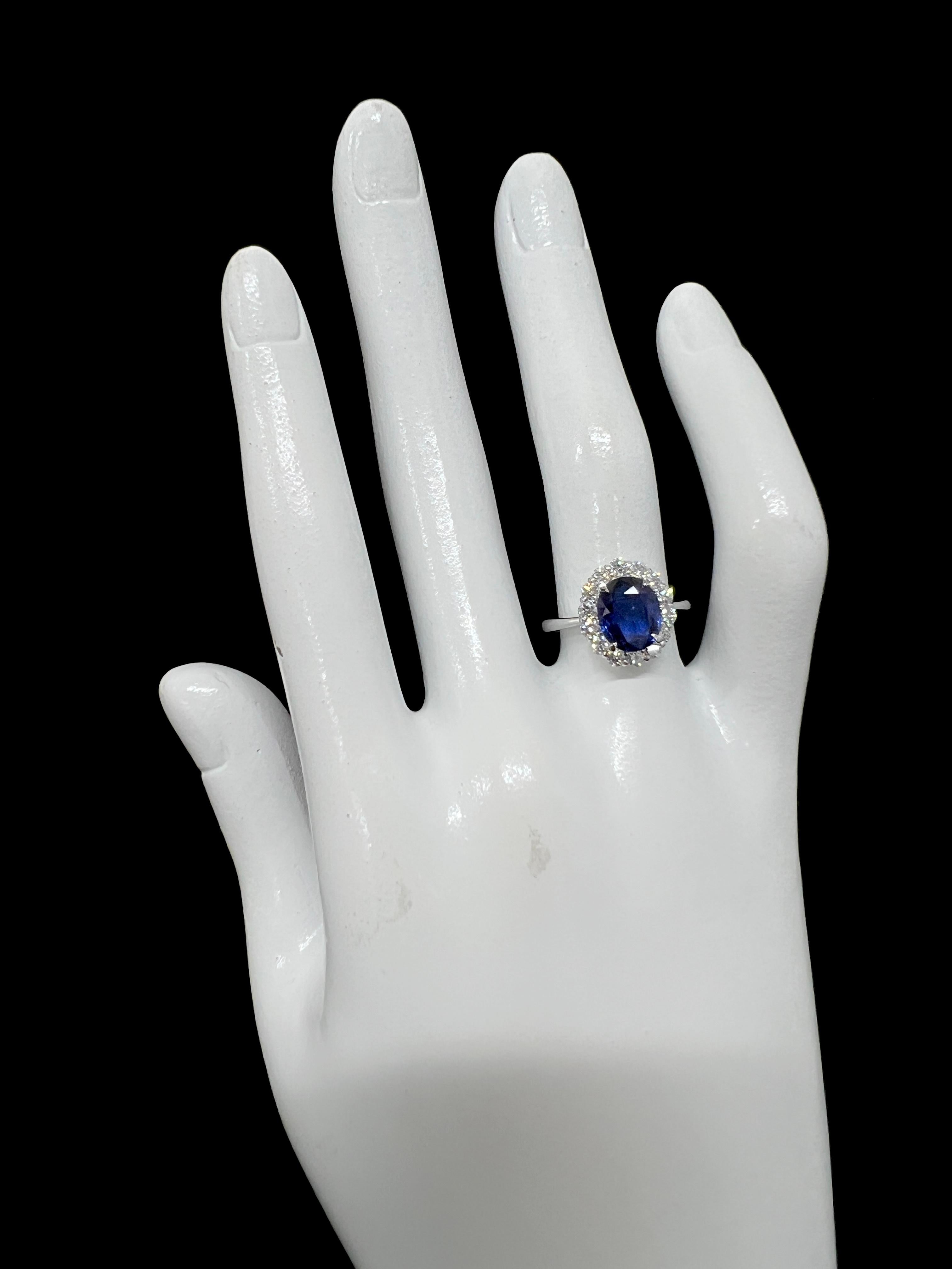 2.39 Carat Natural, Unheated, Ceylon Sapphire and Diamond Ring Made in Platinum For Sale 1