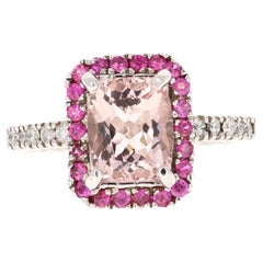 Anillo de compromiso de oro blanco con zafiro y diamante Morganita rosa de 2,39 quilates