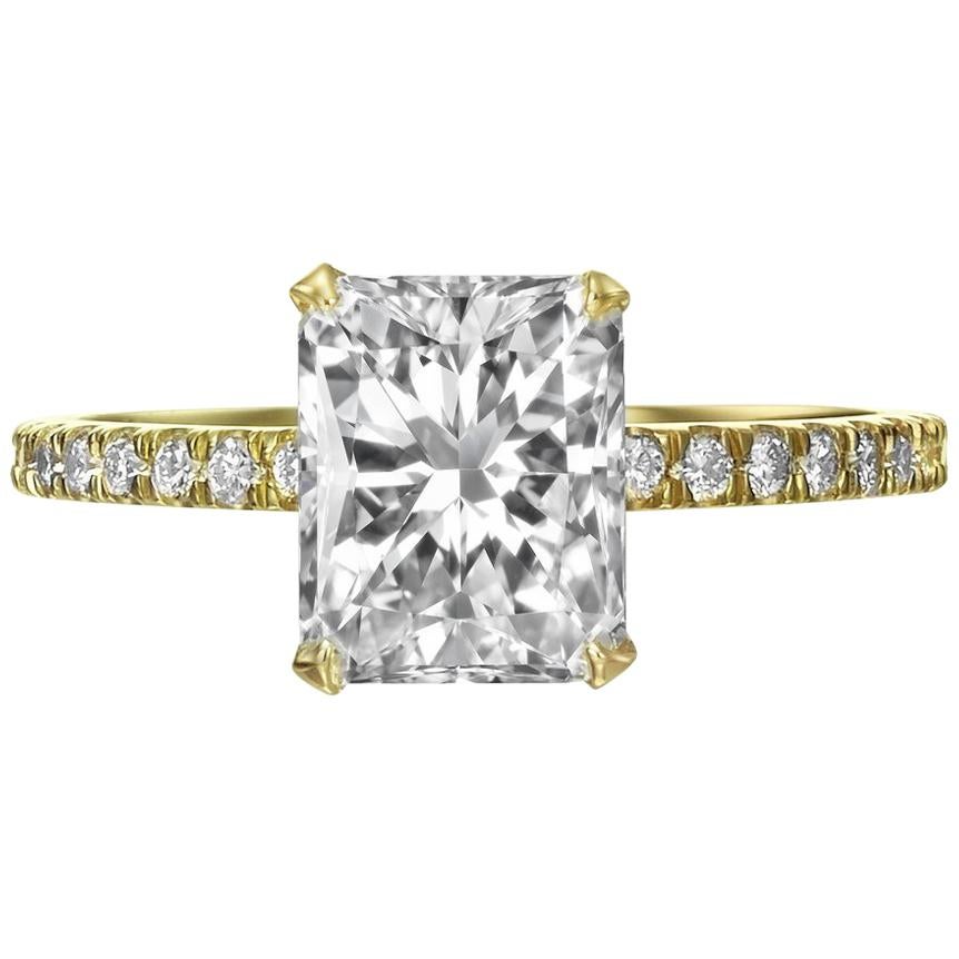 2.39 Carat Radiant Cut Diamond Engagement Ring im Angebot