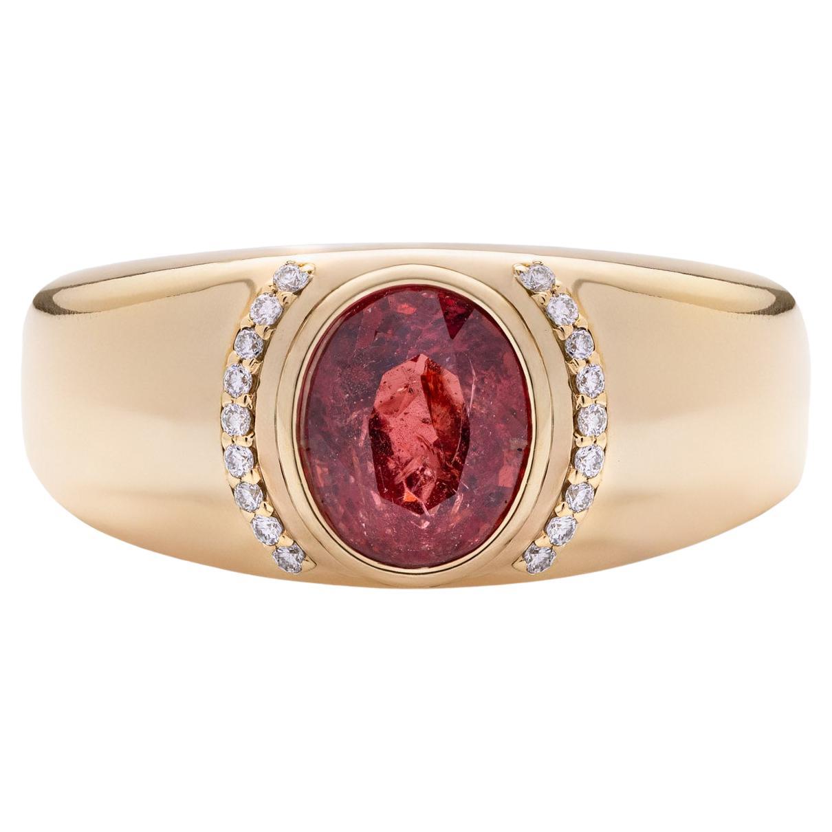 Anello con spinello rosso da 2,39 carati e diamante da 0,09 carati in oro giallo 14K in vendita