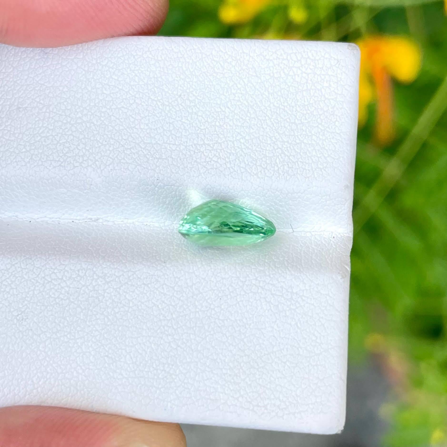 2,39 quilates turmalina paraiba talla pera gema natural de mozambique en Nuevo estado para la venta en Bangkok, TH