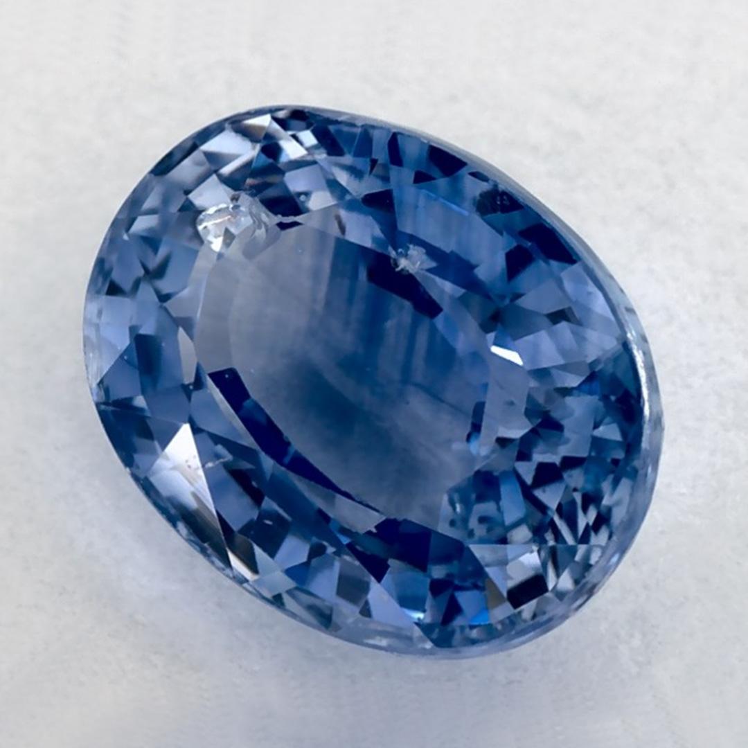 Ein sehr wertvoller September-Geburtsstein mit einer bezaubernden blauen Farbe. Man glaubt, dass sie dem Leben Glück und Reichtum bringen.

Entdecken Sie die lebendige Kollektion von Smaragden, Rubinen und Saphiren in unserem Geschäft, die als lose