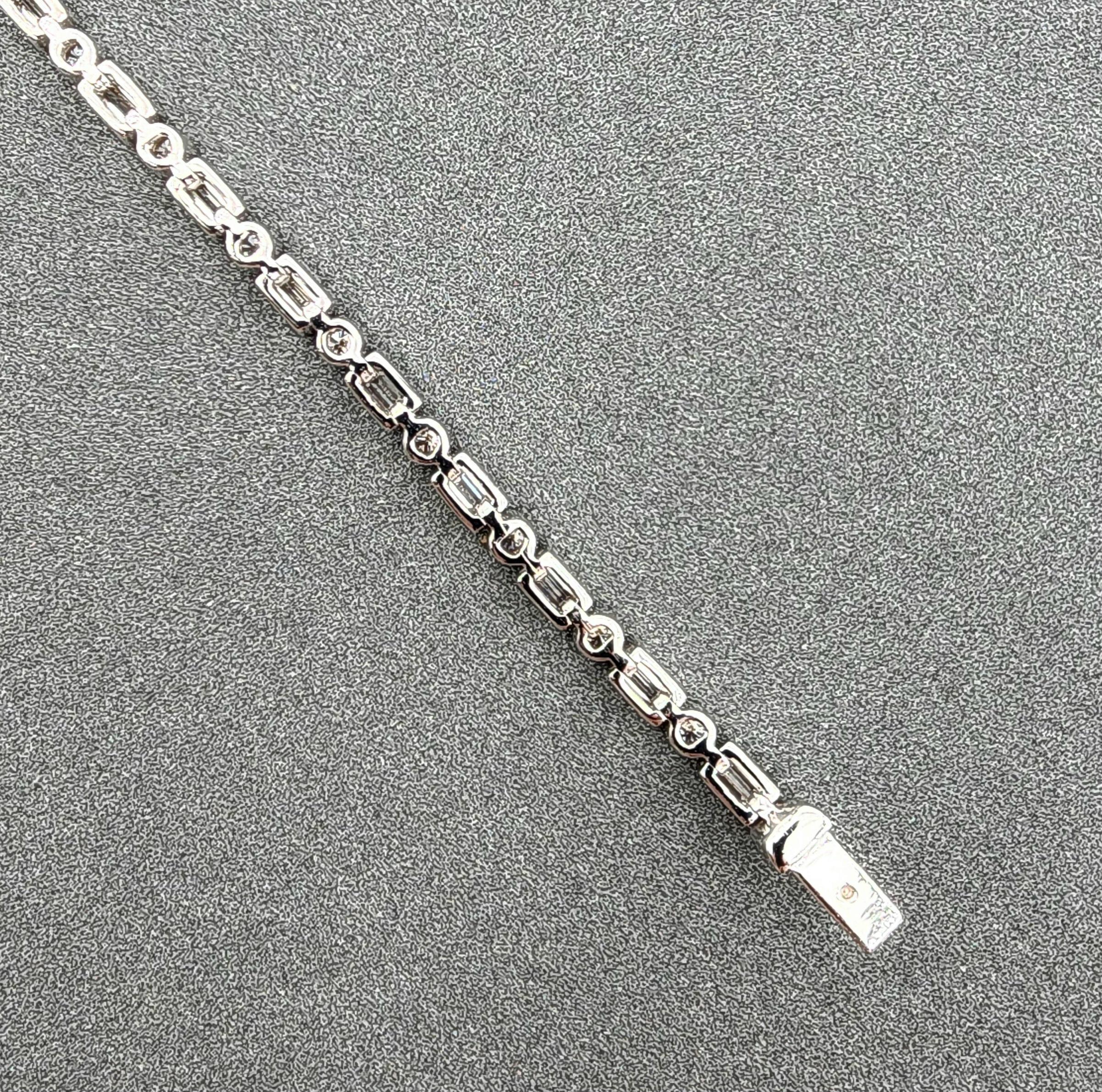 Femenino o masculino Pulsera de diamantes de 2.39 ct en venta