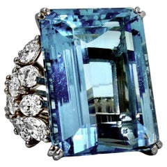 Anillo de cóctel de aguamarina vibrante y diamante marquesa de 23,90 ct by Cavelti