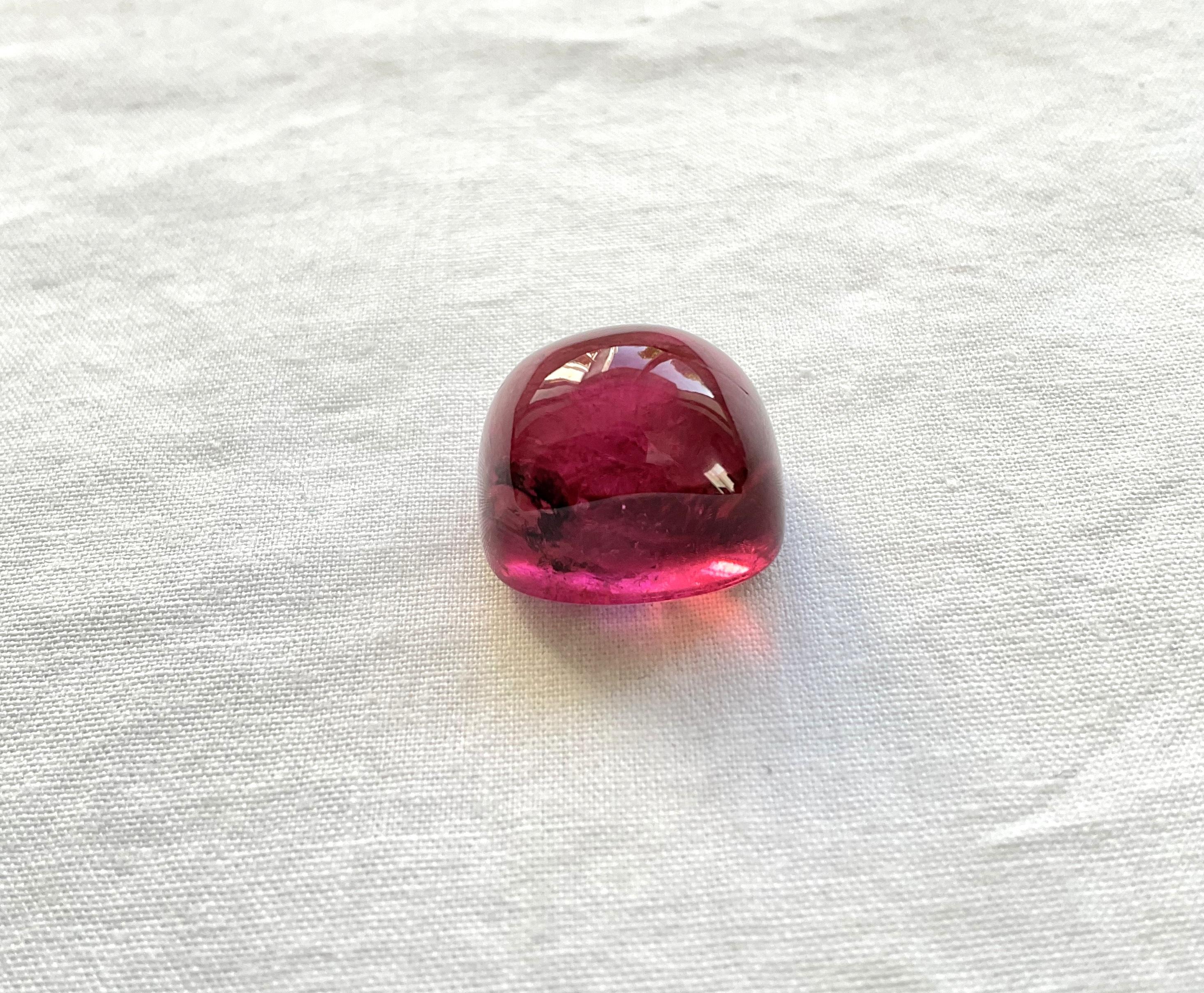This is a one of a kind of rubellite tourmaline.
Gemstone - Rubellite Tourmaline
Weight -  23.97 Ct
Size - 15.4x13.14 MM
Piece - 1

