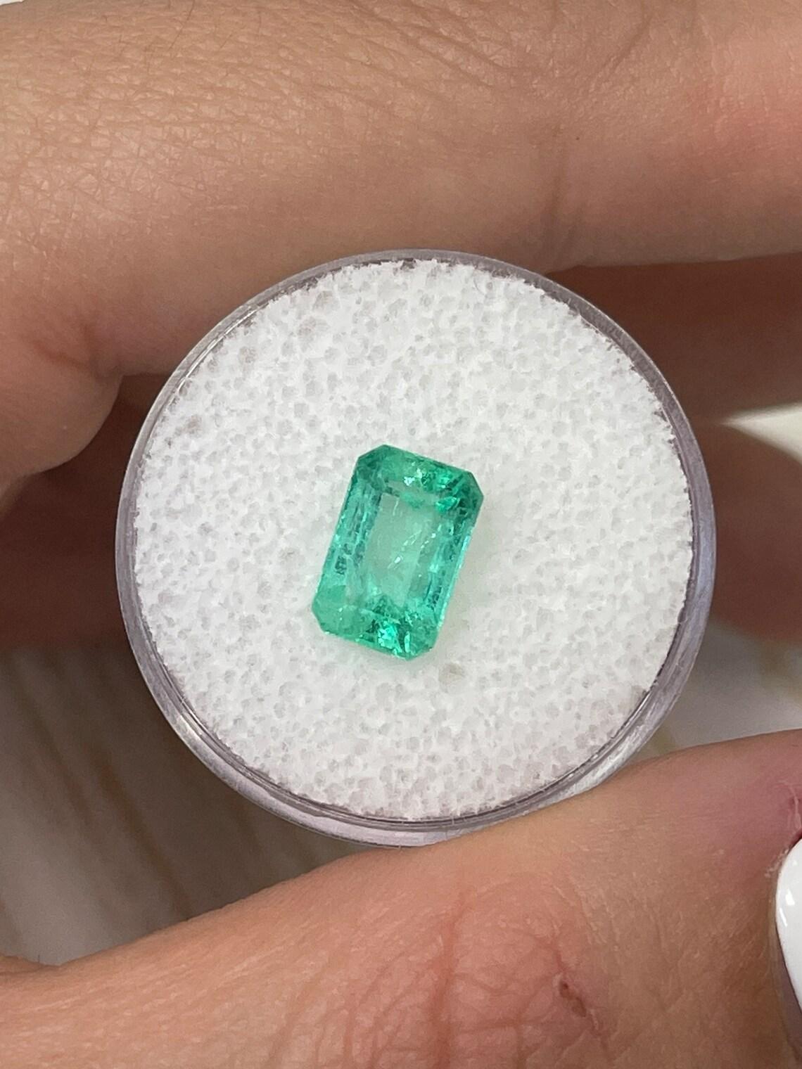 2.39ct Bright Spring Green Chivor Emerald Emerald Cut Genuine May Birthstone In New Condition For Sale In Jupiter, FL