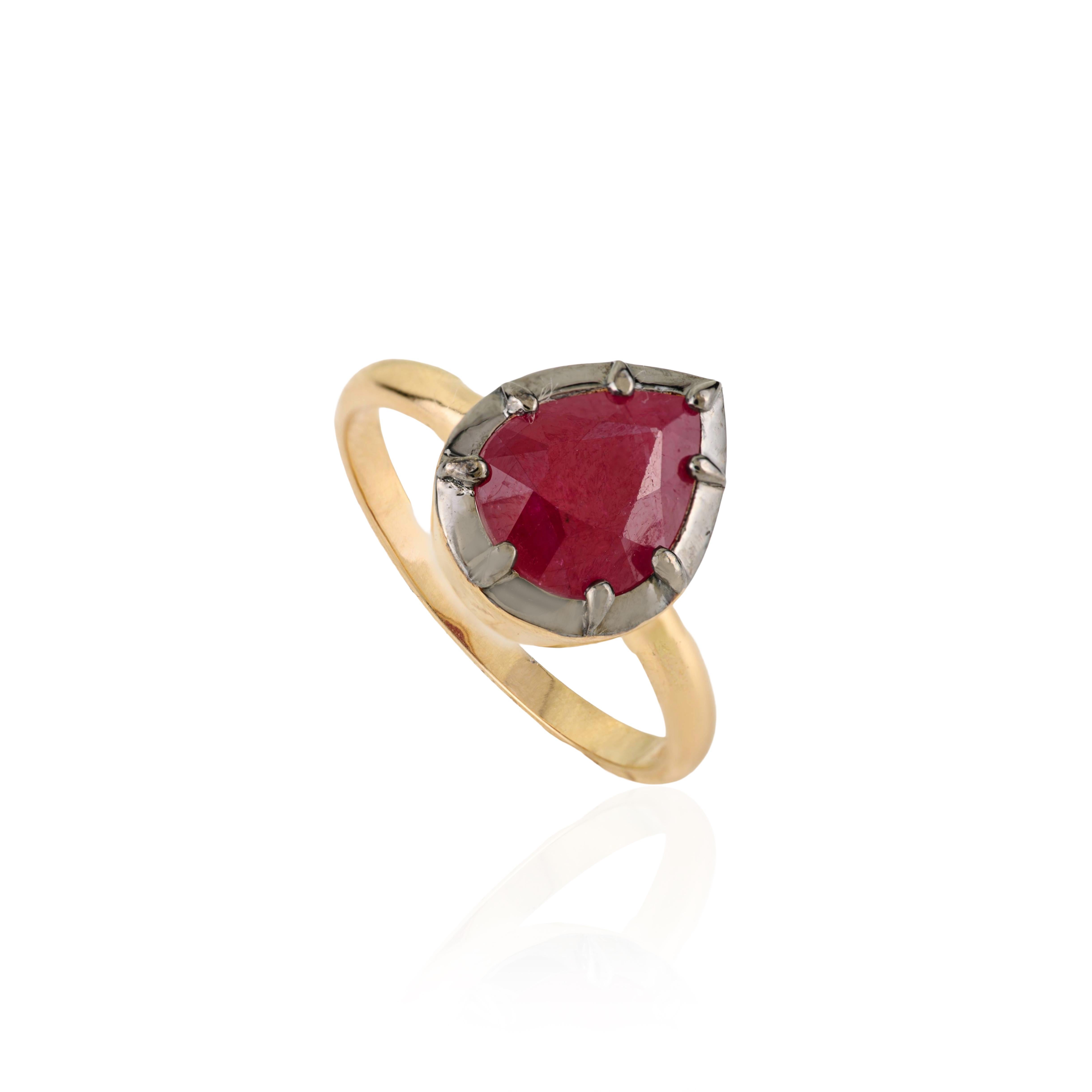 Im Angebot: 2.39Ct Pear Cut Natural Ruby Solitär Ring 18K Gelbgold mit schwarzem Rhodium () 3