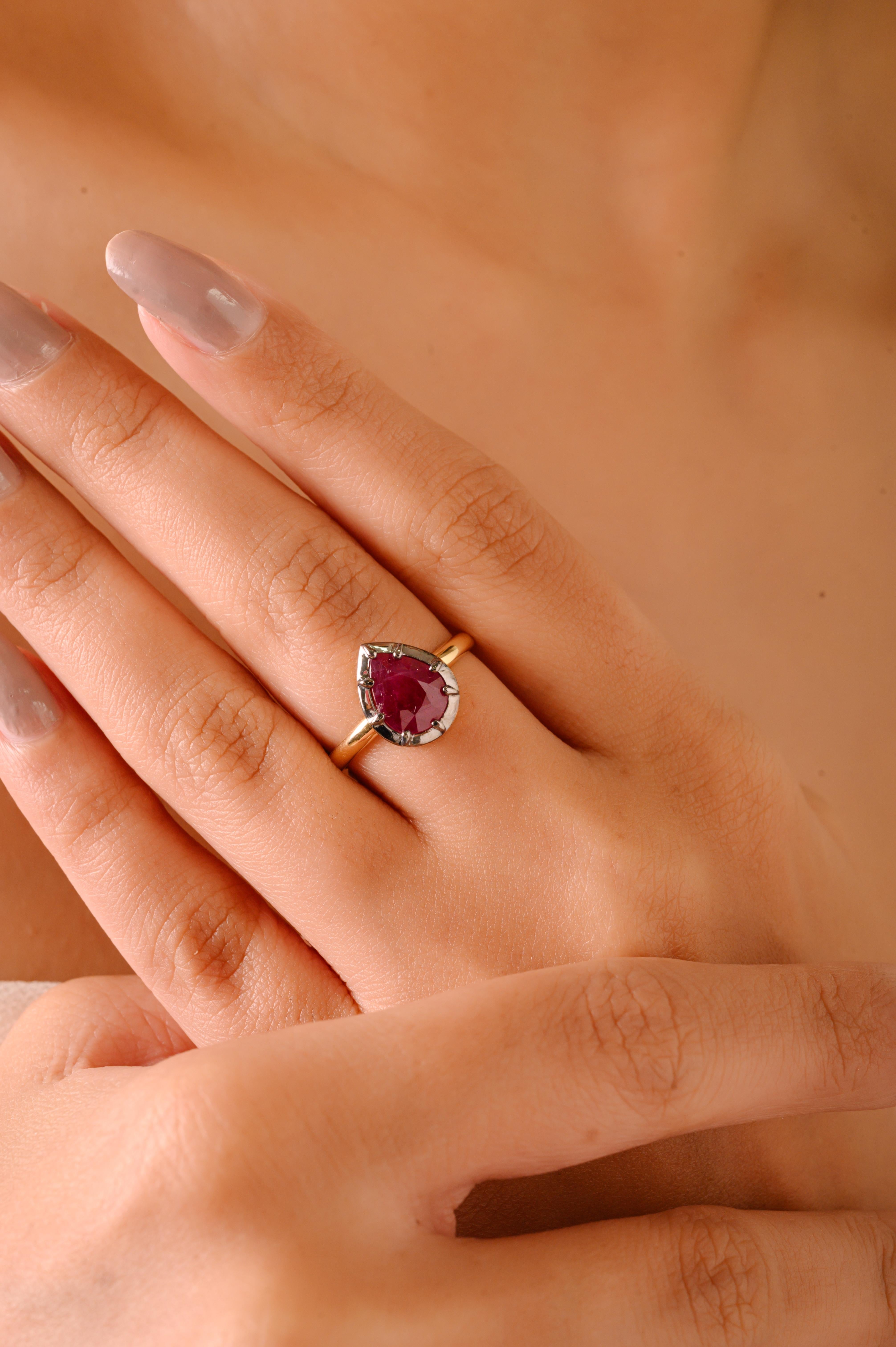 Im Angebot: 2.39Ct Pear Cut Natural Ruby Solitär Ring 18K Gelbgold mit schwarzem Rhodium () 8