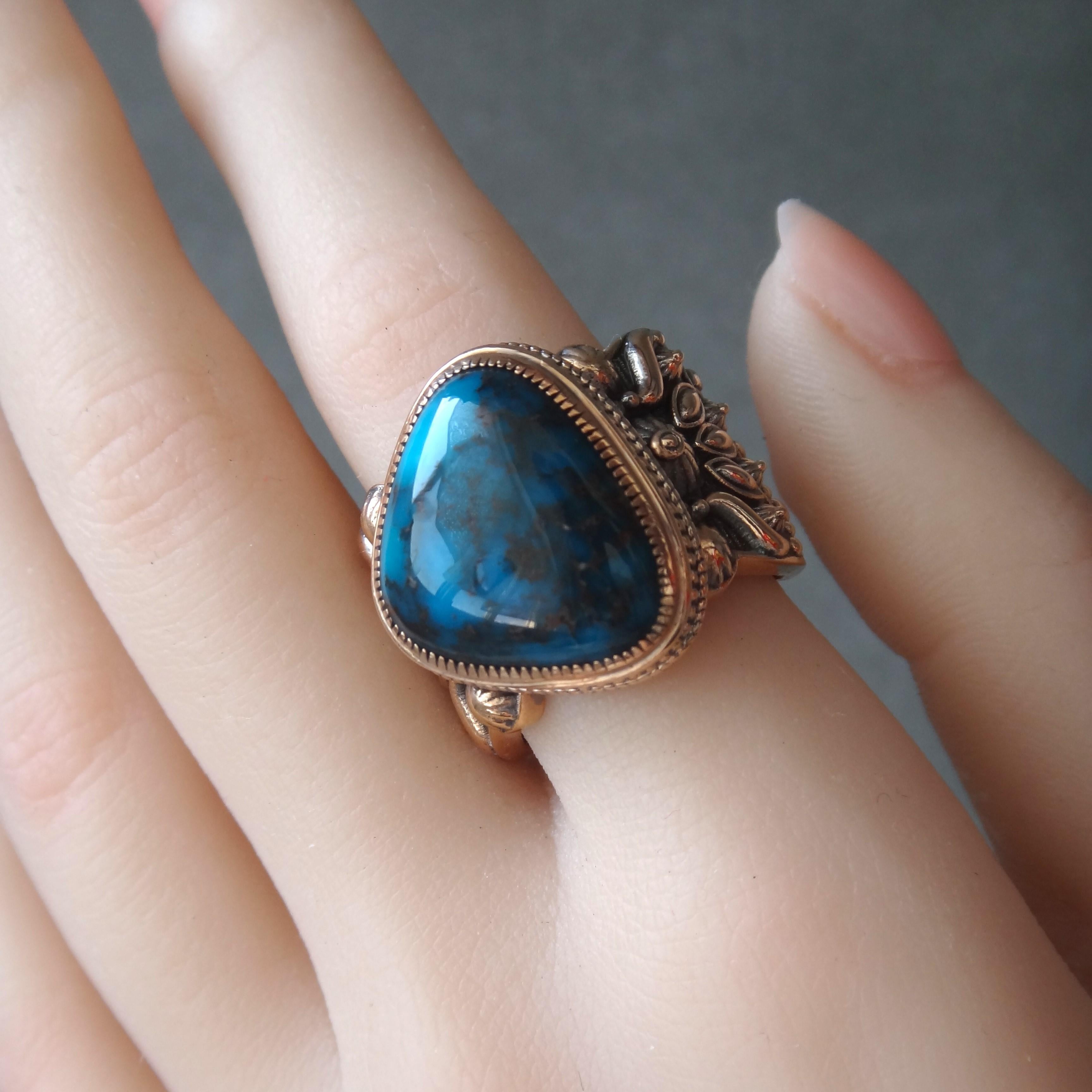 Anglo-Indian 23Carat Natural Dark Blue Large Bisbee Turquoise 18Karat Rose Gold Ring For Sale
