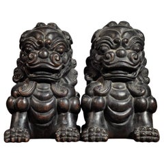 Paire de sculptures chinoises de lions de bon augure vintage en bois 23 cm