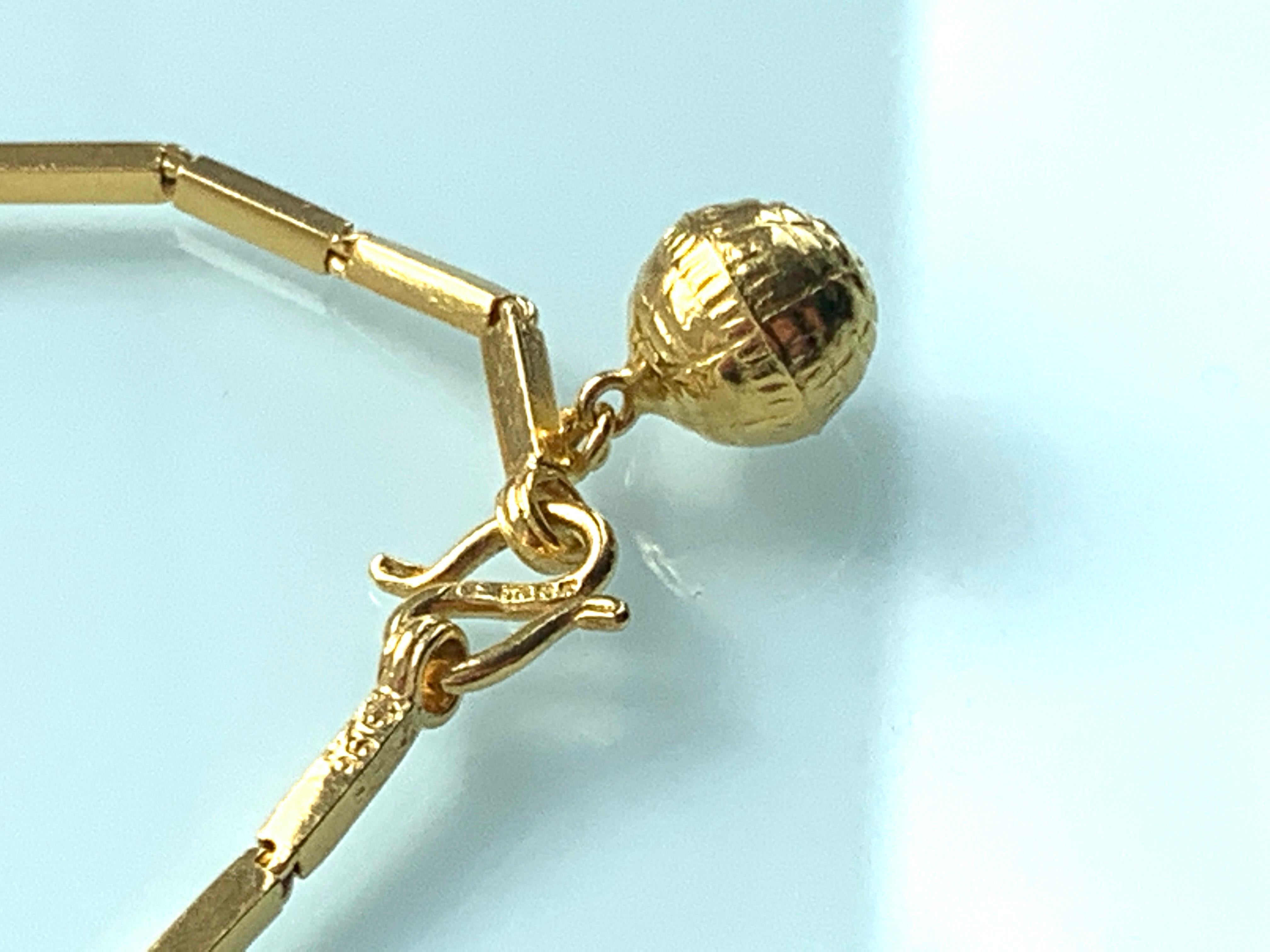 23 Karat Gold Globus-Charm-Armband 1,82 Gramm im Zustand „Hervorragend“ in London, GB