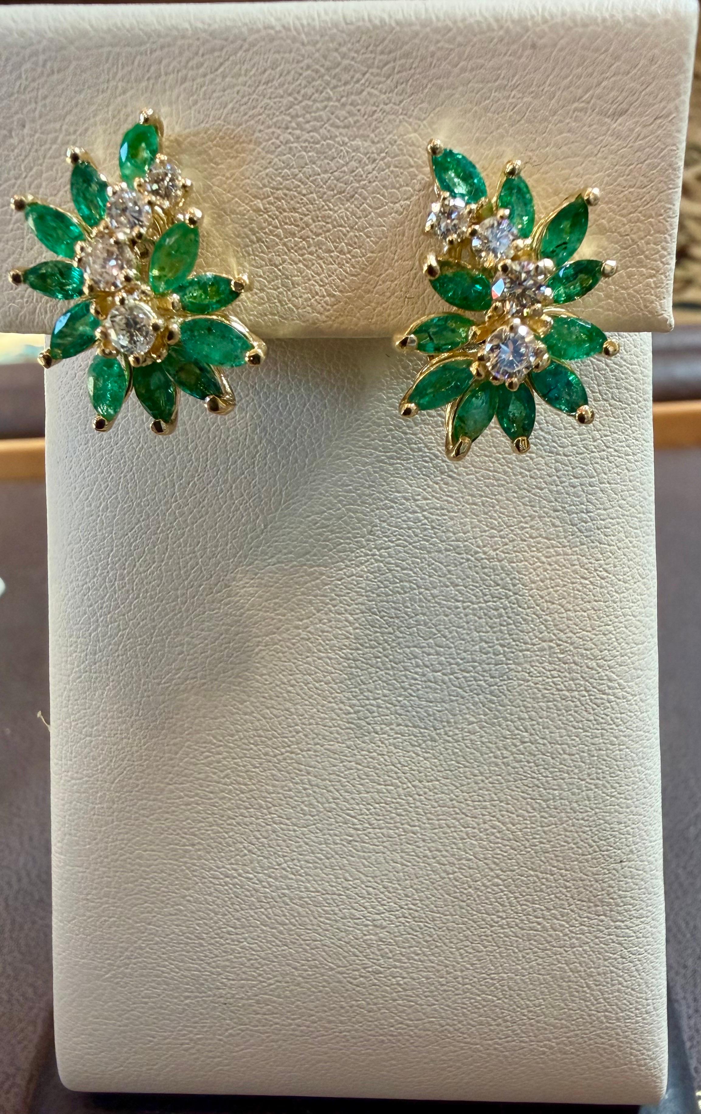 Pendiente de clip con esmeralda marquesa brasileña natural de 2,3 ct y diamante de 0,80 ct 18 KYG en venta 1