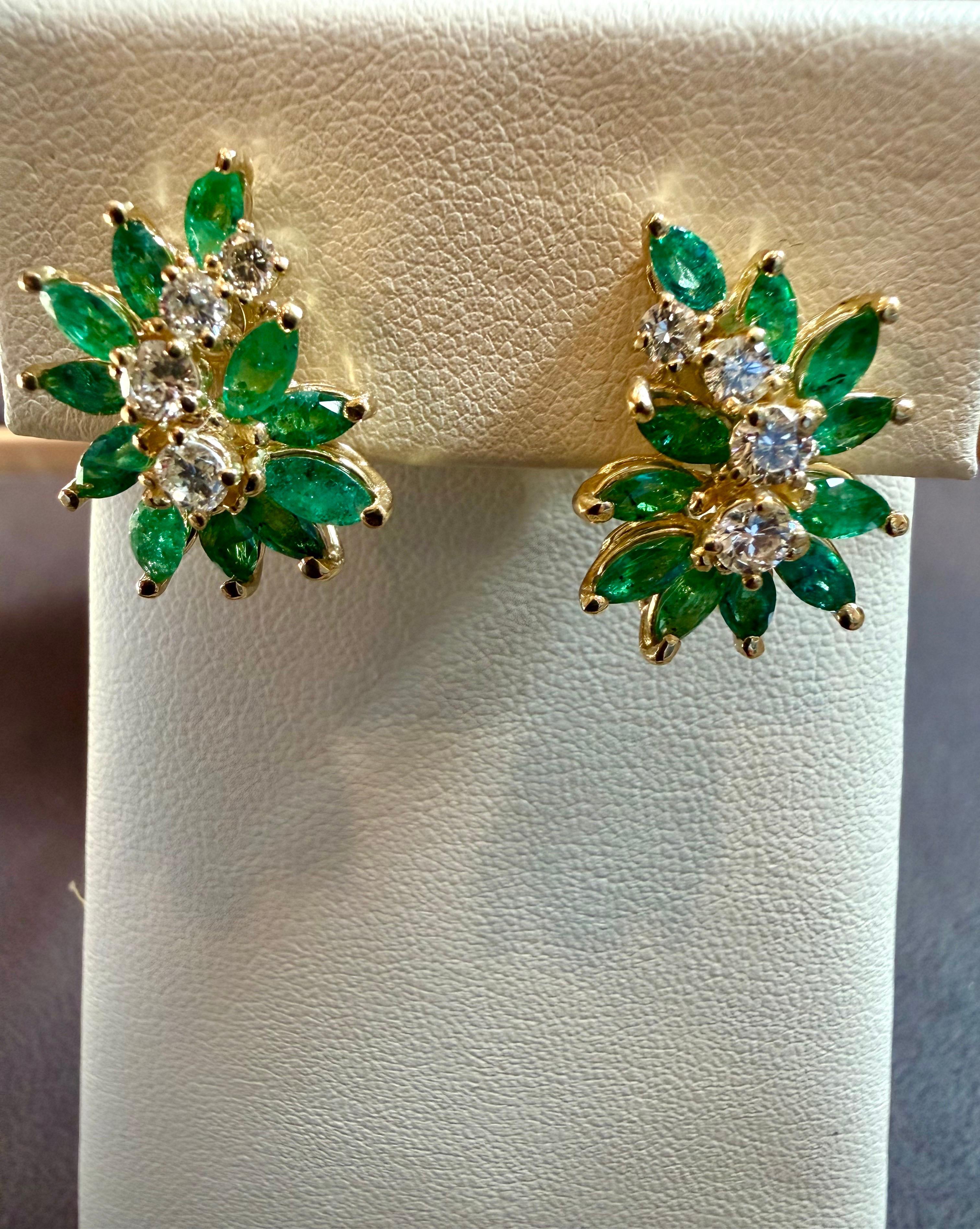 Pendiente de clip con esmeralda marquesa brasileña natural de 2,3 ct y diamante de 0,80 ct 18 KYG en venta 3