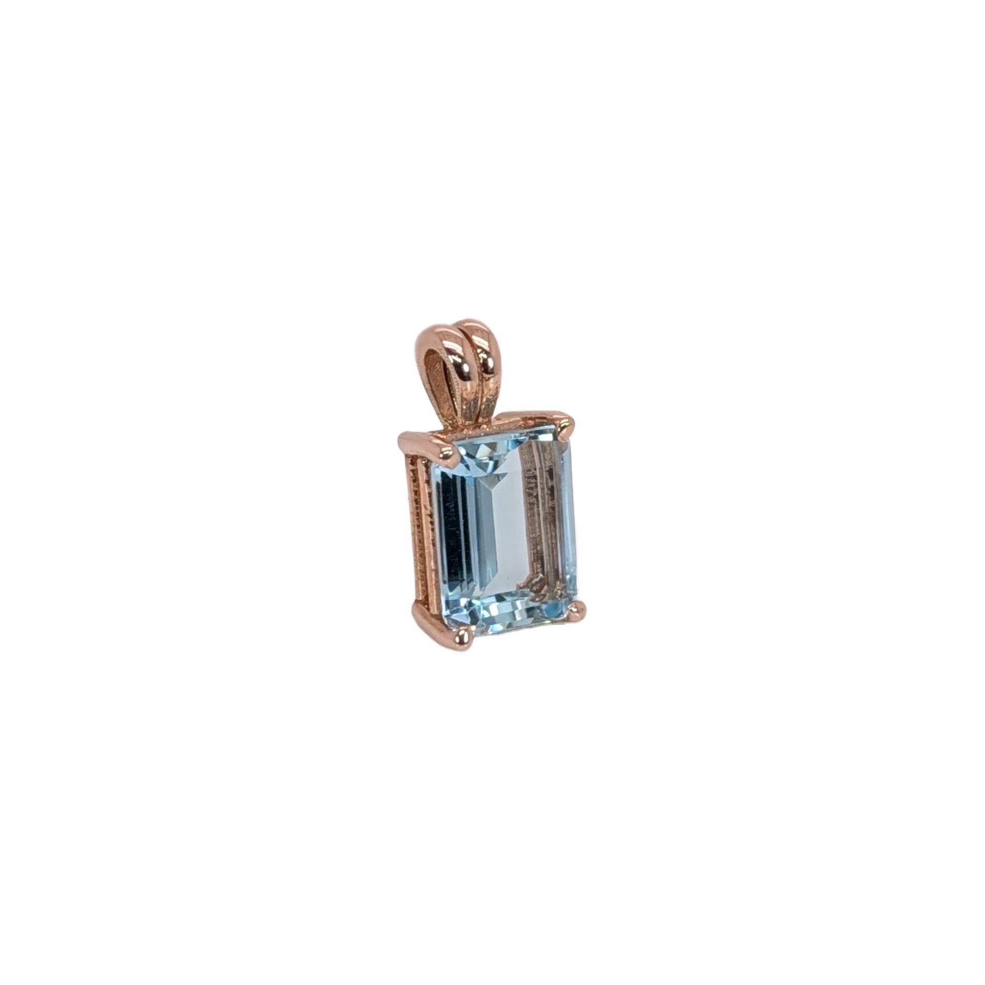 Contemporaneo 2.3cts, 9x7mm - Aquamarine Solitaire Pendant in Solid 14K Rose Gold in vendita