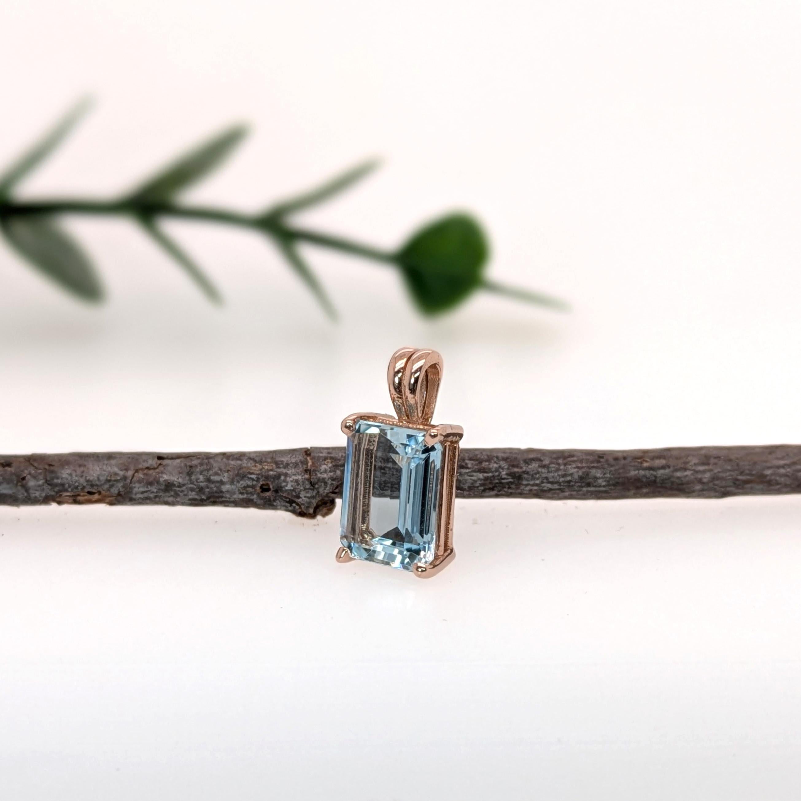 2.3cts, 9x7mm - Aquamarine Solitaire Pendant in Solid 14K Rose Gold In condizioni Nuovo in vendita a Columbus, OH