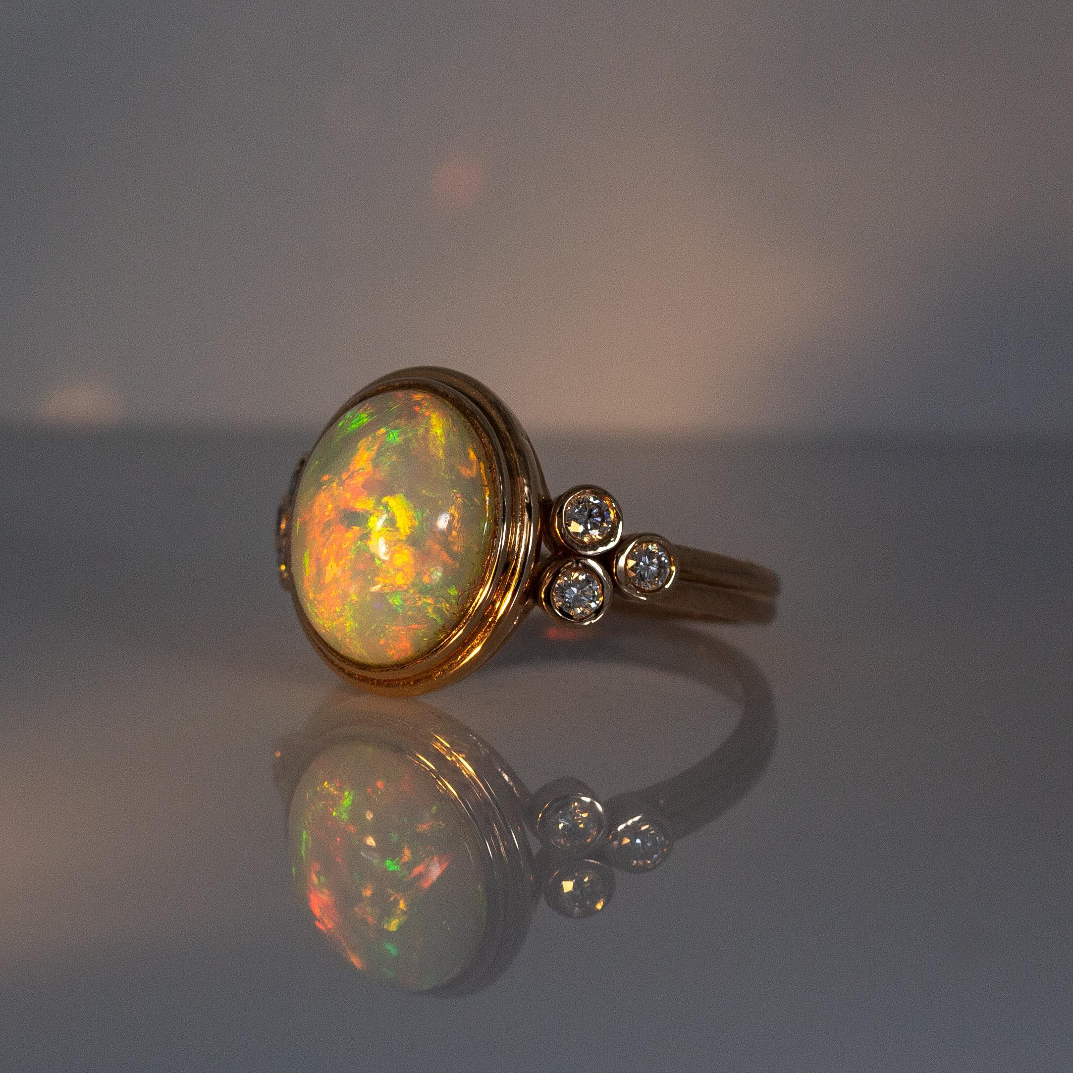 Taglio ovale Anello Opale 2,3cts con accenti di diamanti Nature: Oro rosa massiccio 14k, ovale 11x9 mm in vendita