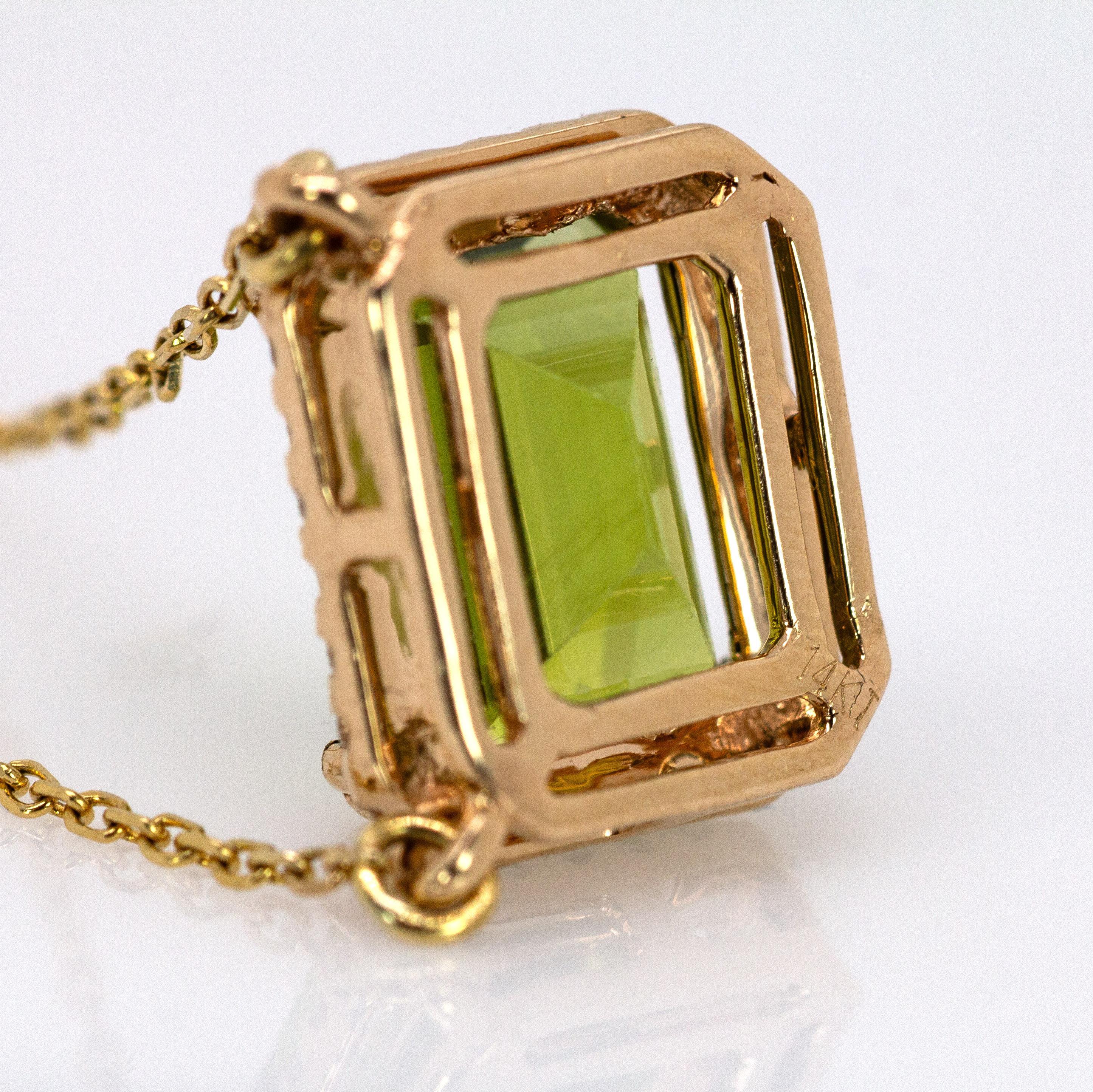 Collier de péridot 2,3cts avec halo de diamant naturel : or massif 14K, chaîne attachée en vente 2