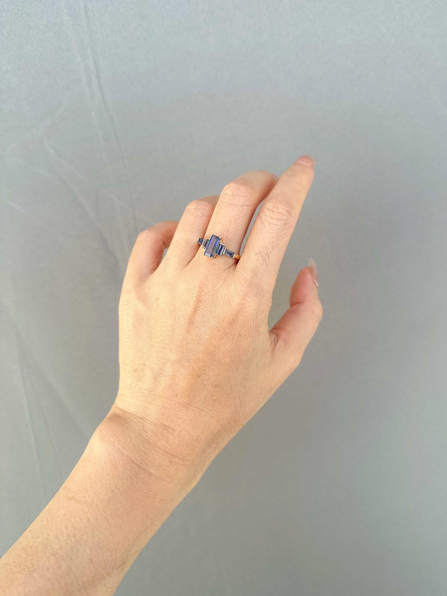 2.3ctw Blue Purple Bi-Color Sapphire Engagement Ring 14K Gold For Sale 1