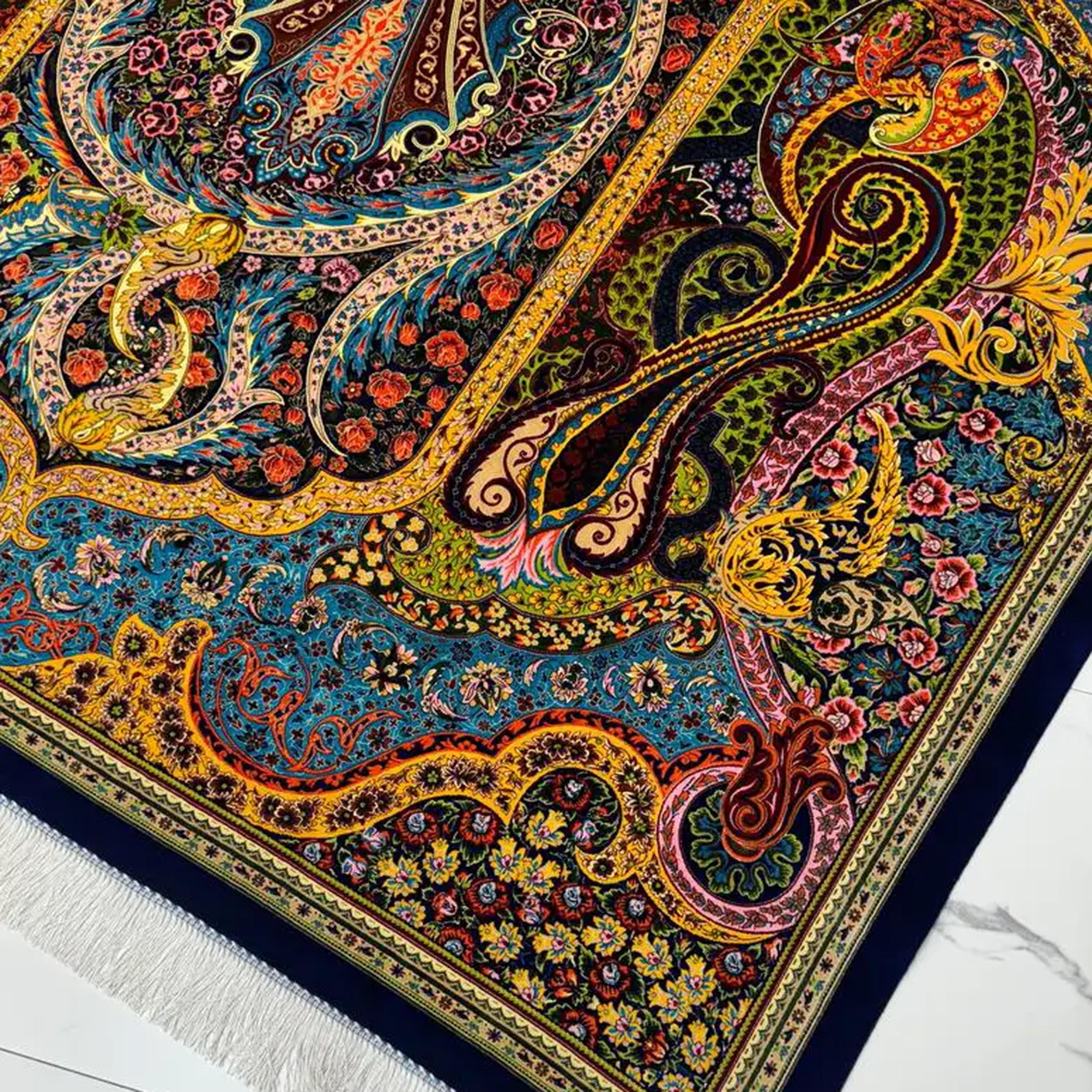Tapis persan Shah Abbasi avec médaillon et volutes cachemire dans les tons de bijoux en vente 3