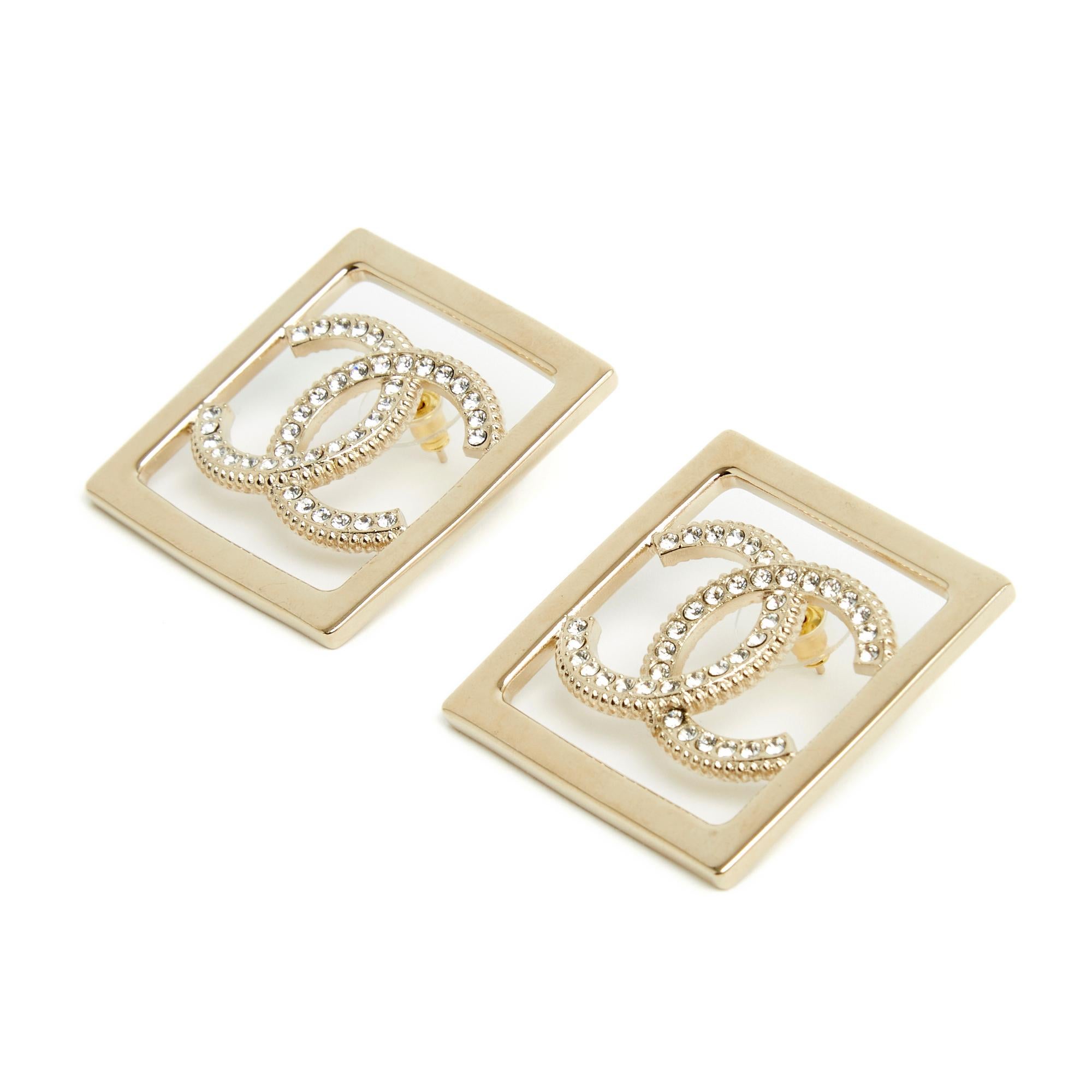 Boucles d'oreilles Chanel 23P CC en carré XL collier en vente 1