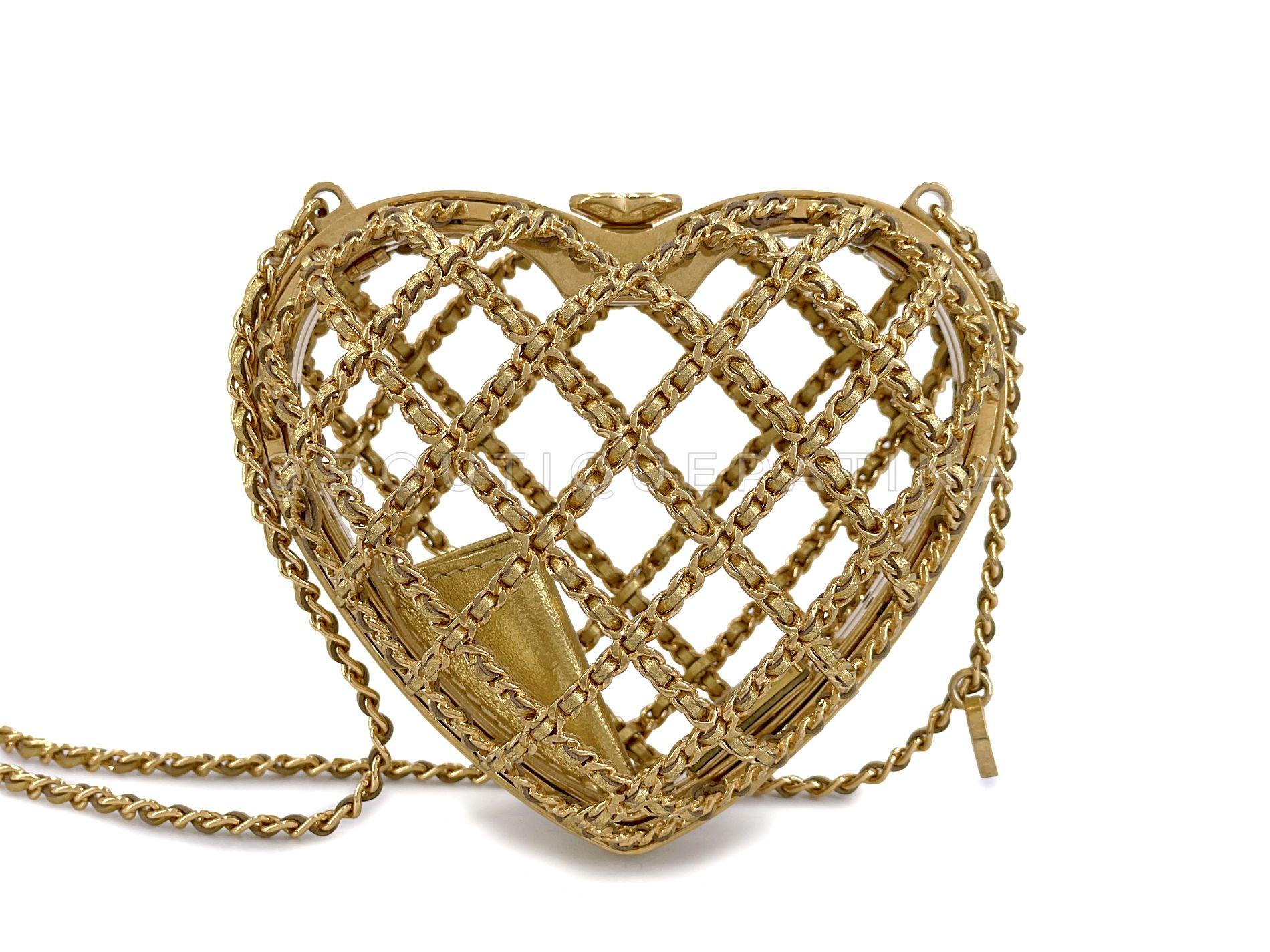 23S Chanel Cuore in gabbia Pochette da sera Oro Piccolo 68434 In condizioni ottime in vendita a Costa Mesa, CA