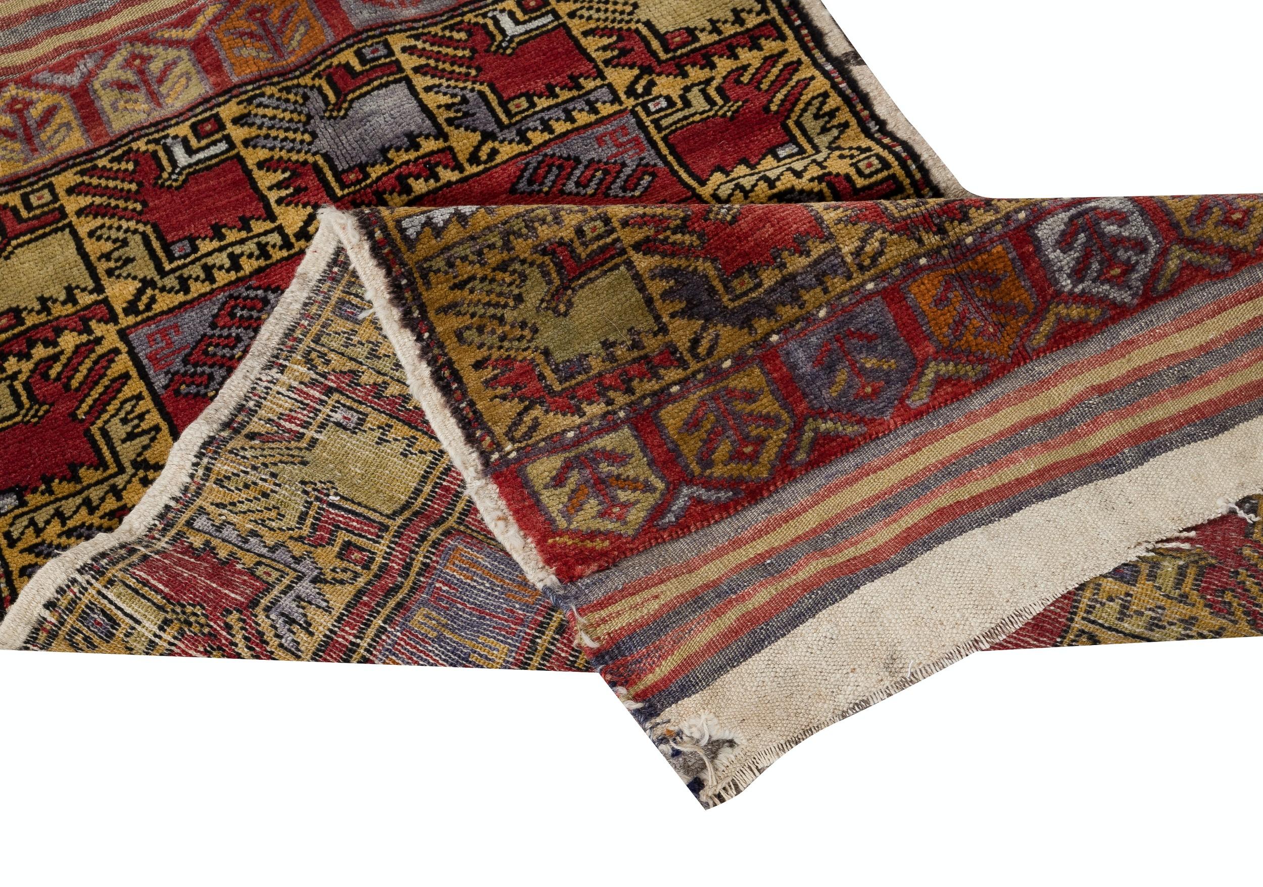 23x38 in Vintage Schachtelteppich, dunkelroter türkischer Akzentteppich, Türmatt, Küchenteppich, Teppich (Rustikal) im Angebot