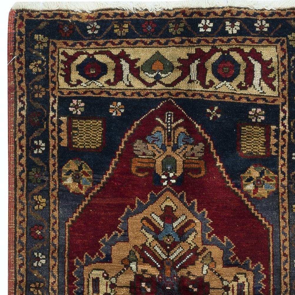 Hand-Knotted 23x40 in Vintage Accent Rug. 100% Wool. Traditional Handmade Turkish Scatter Rug For Sale