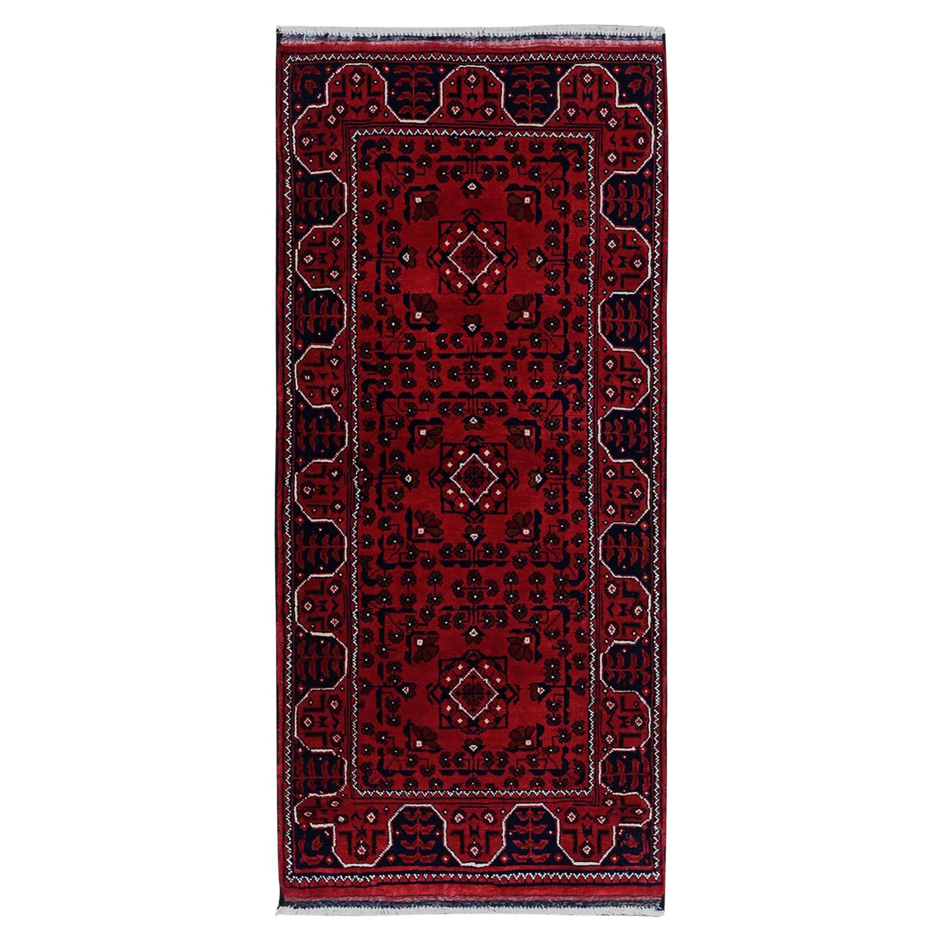 2'3 "x4'10" Berry Red Afghan Khamyab Tribal Design Wool Hand Knotted Runner Rug (Tapis de course en laine nouée à la main)