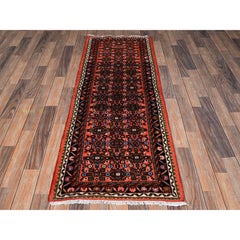 2'3" x 6'4" großer, orangefarbener, handgeknüpfter Orientteppich aus Wolle im Stil „New Persian Hussainabad“