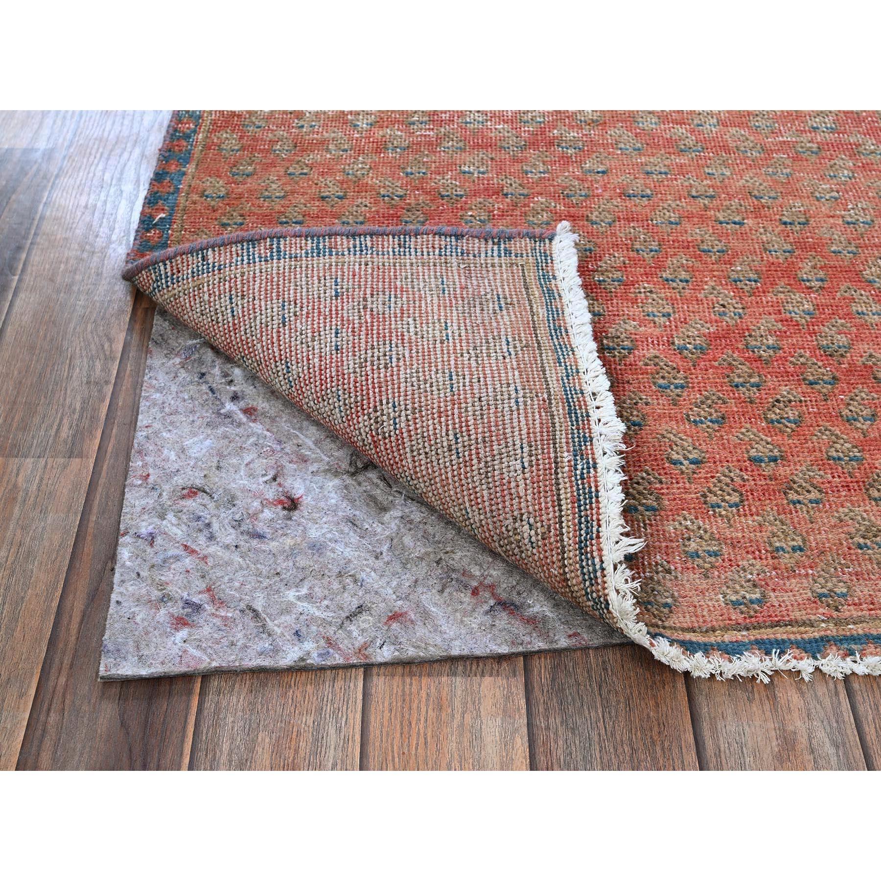 Bohémien Tappeto orientale Runner in lana annodato a mano Tabriz Vintage rosso fiammante in vendita