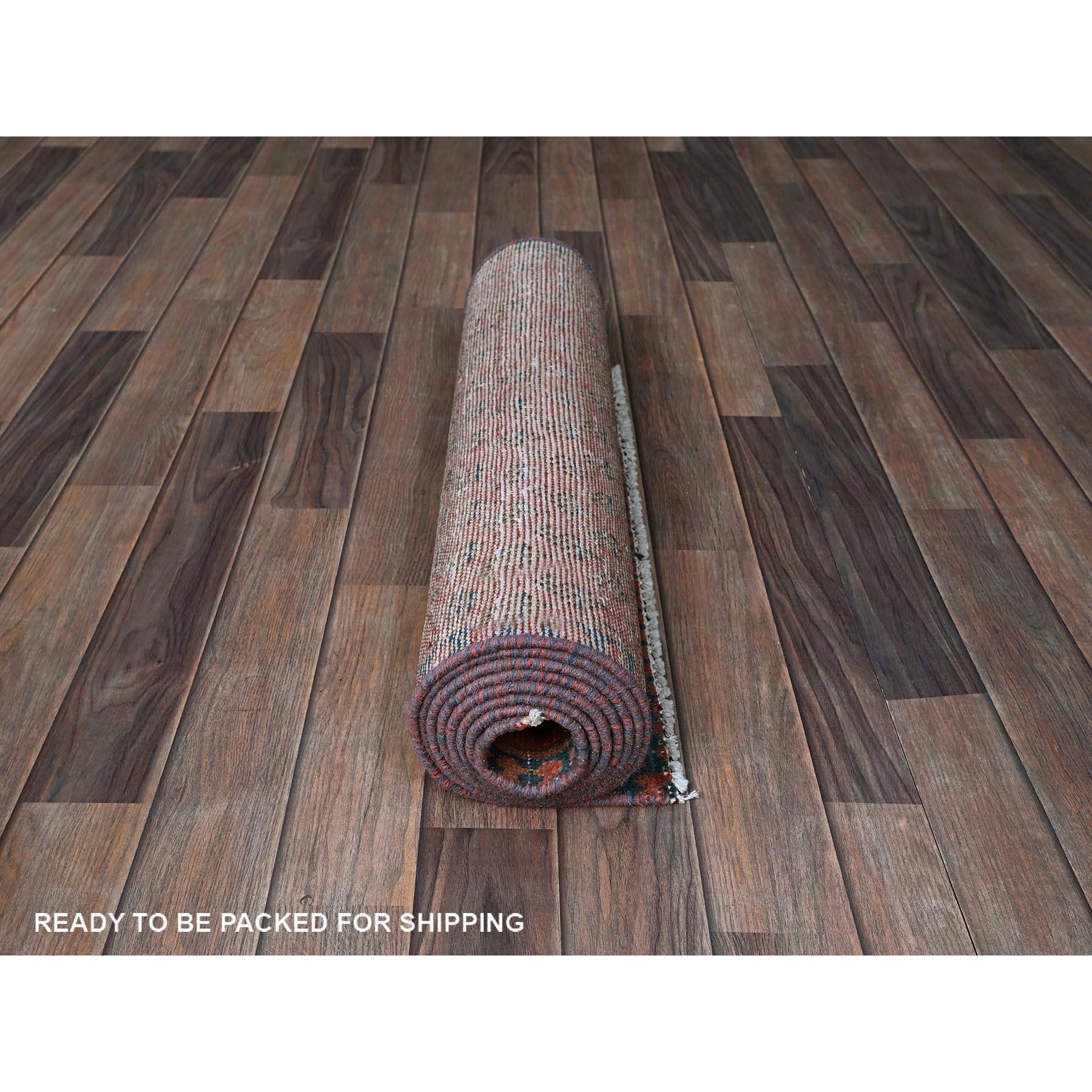 Annodato a mano Tappeto orientale Runner in lana annodato a mano Tabriz Vintage rosso fiammante in vendita
