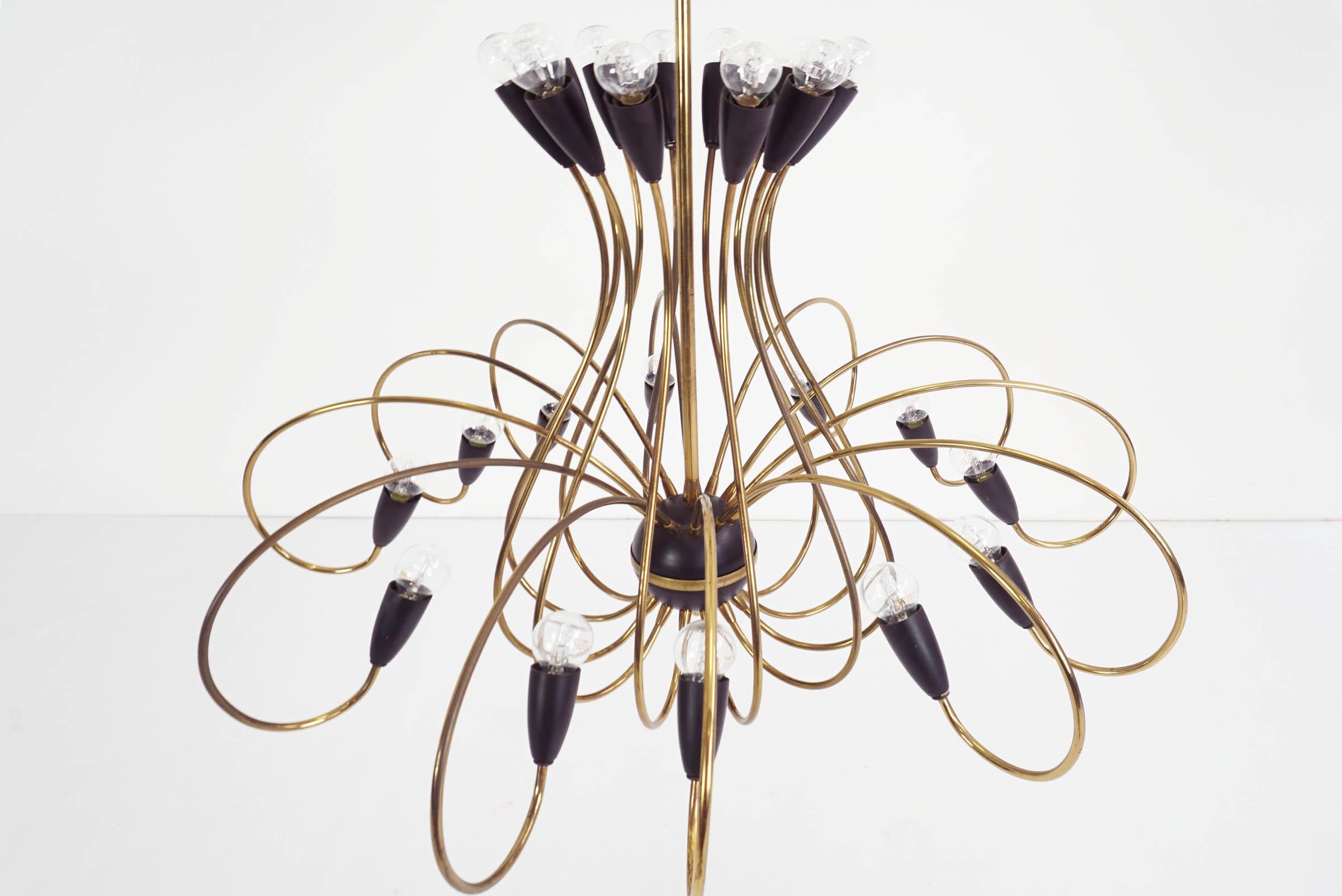 Mid-Century Modern 24 Arms 1950 Italian Design Chandelier For Sale