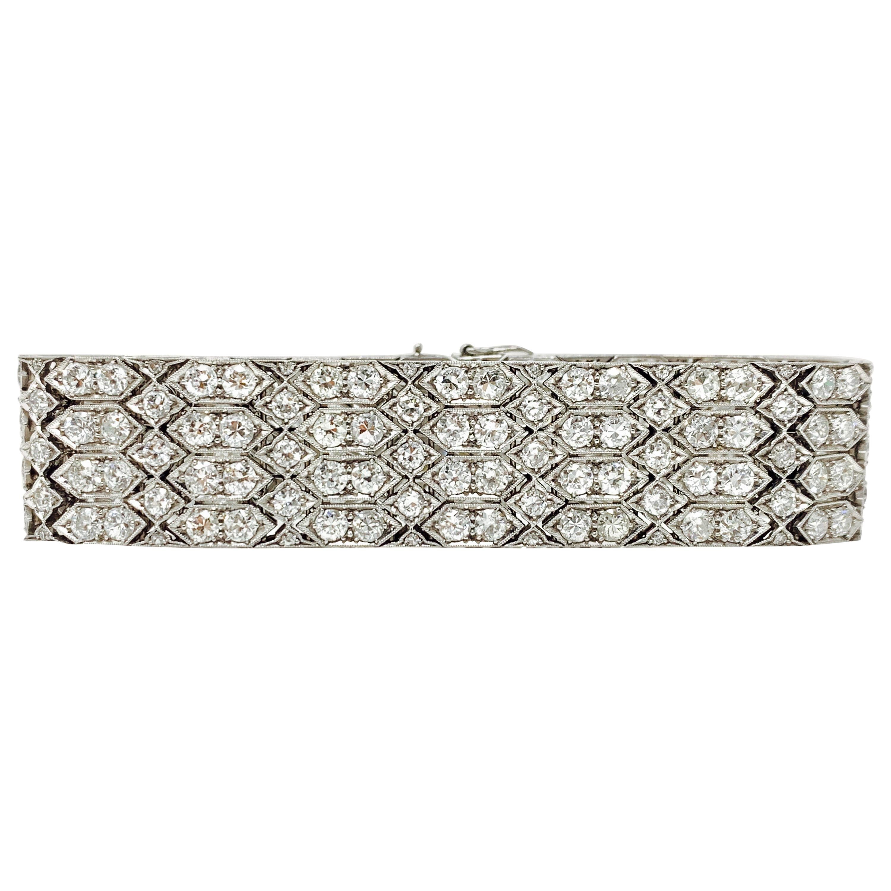 Bracelet ancien en platine avec diamants blancs de 24 carats et diamants de 1920 en vente