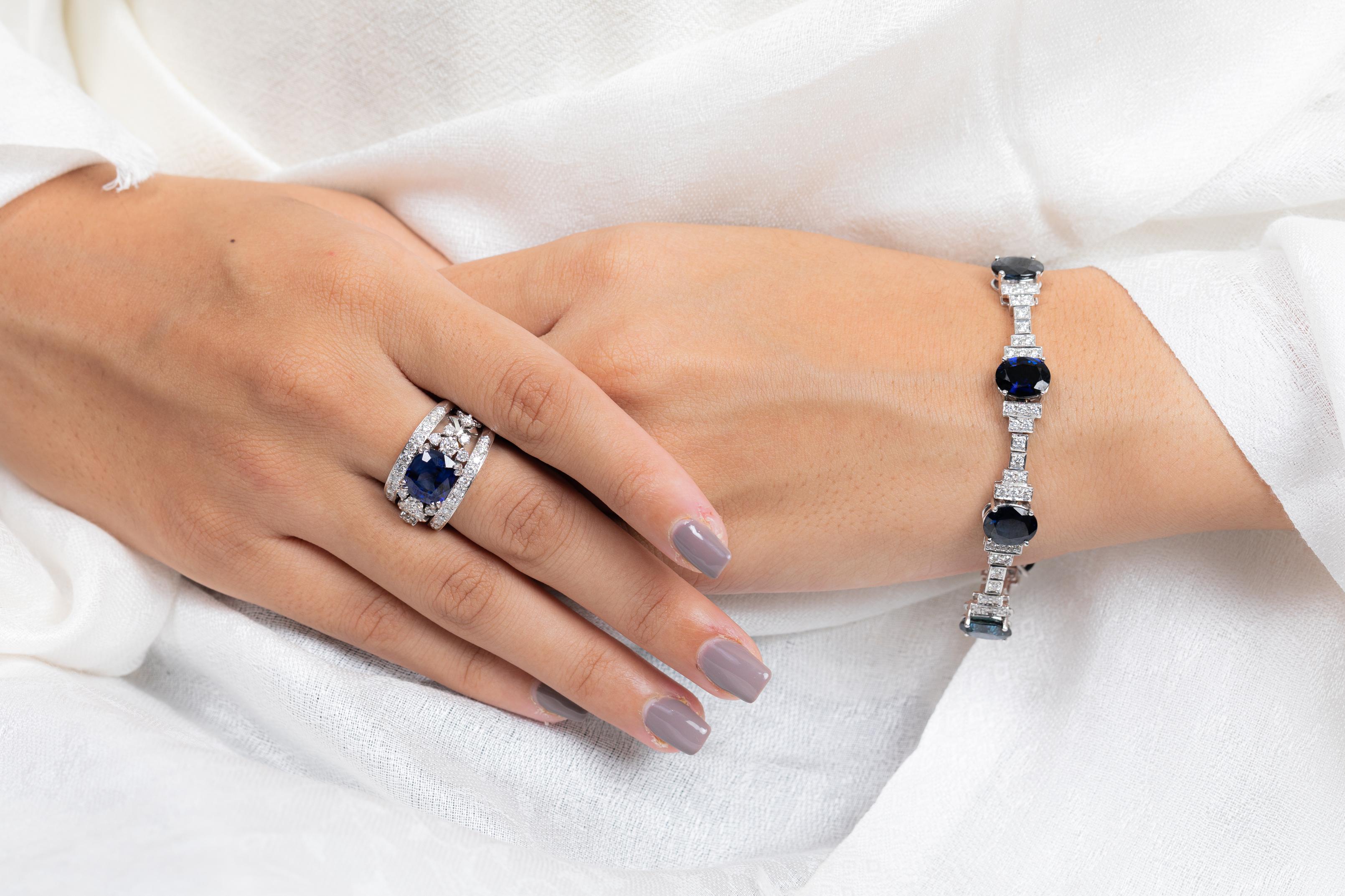 Anglo-indien Bracelet tennis de mariage en or blanc 18 carats et saphir bleu 24 carats avec diamants en vente