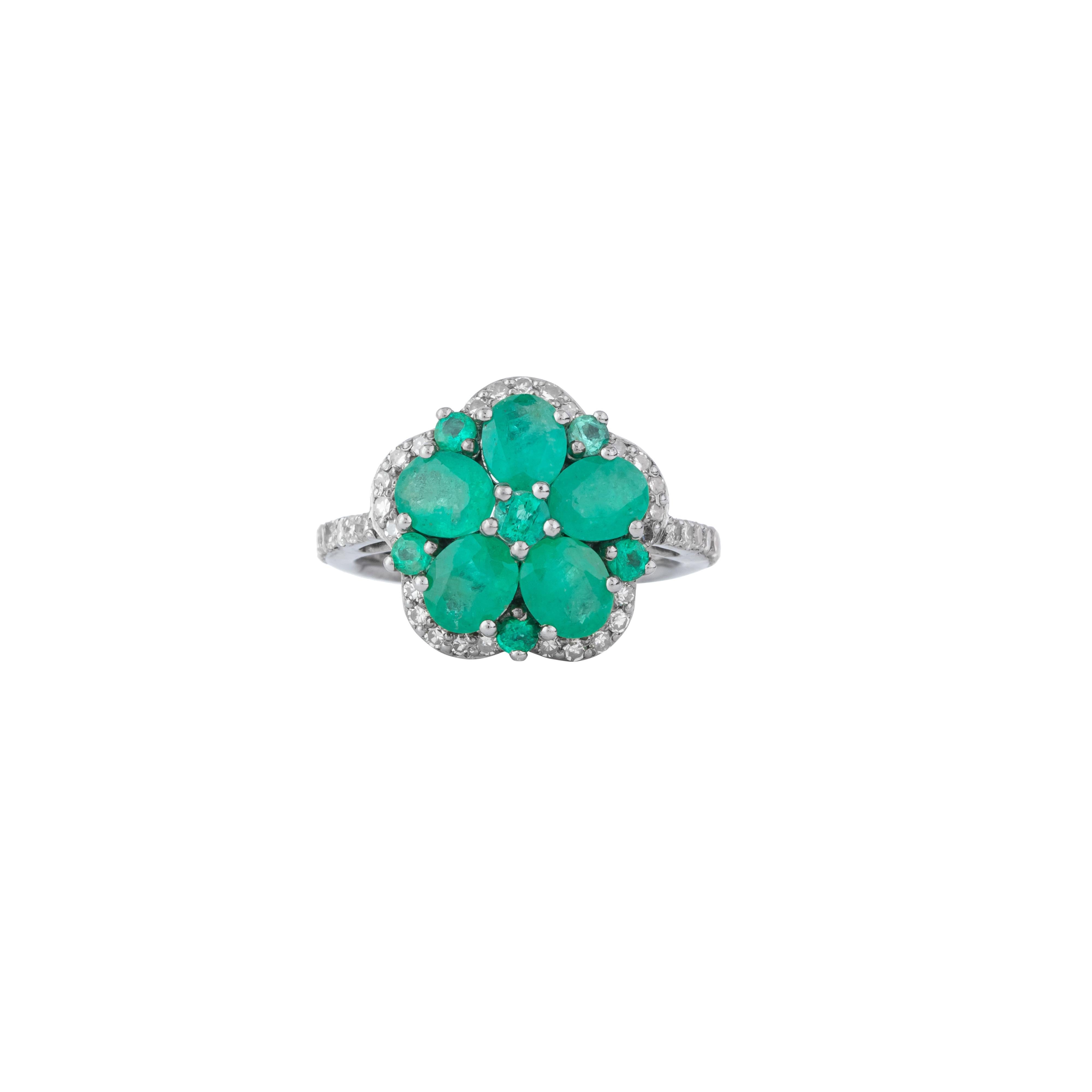 Contemporary 2.4 Carat Diamond and Emerald Flower Ring For Sale