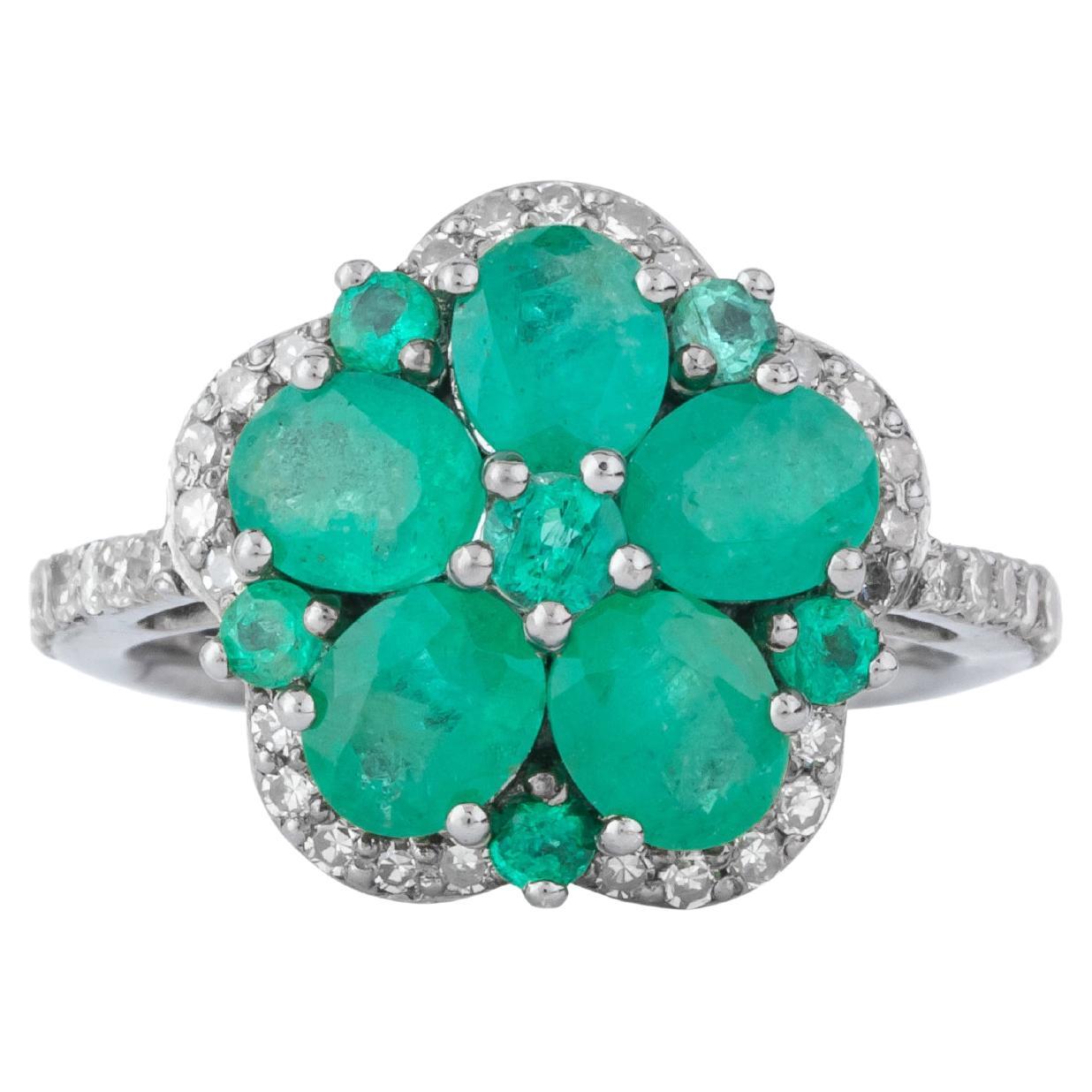 2.4 Carat Diamond and Emerald Flower Ring For Sale