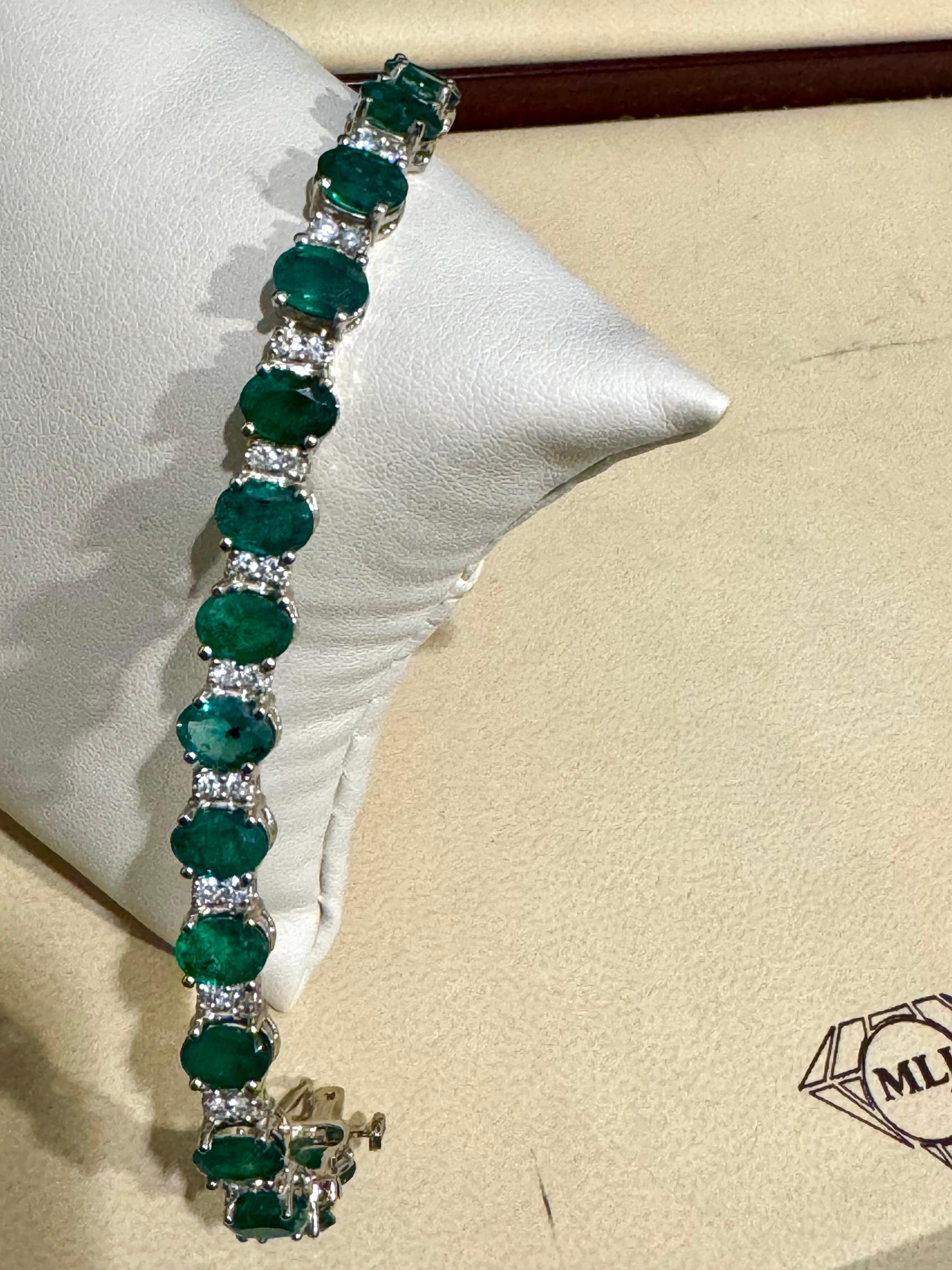 24 Carat Emerald 1.6 Carat Diamond Tennis Bracelet 14 Karat White Gold, 23 GM For Sale 5