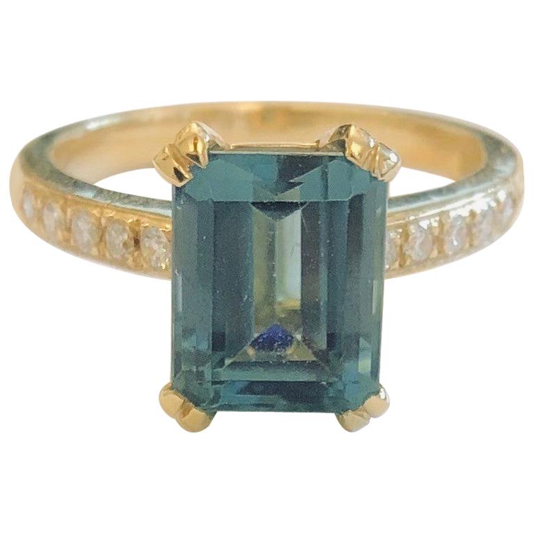 2.4 Carat Green Tourmaline Diamond Cocktail Ring For Sale