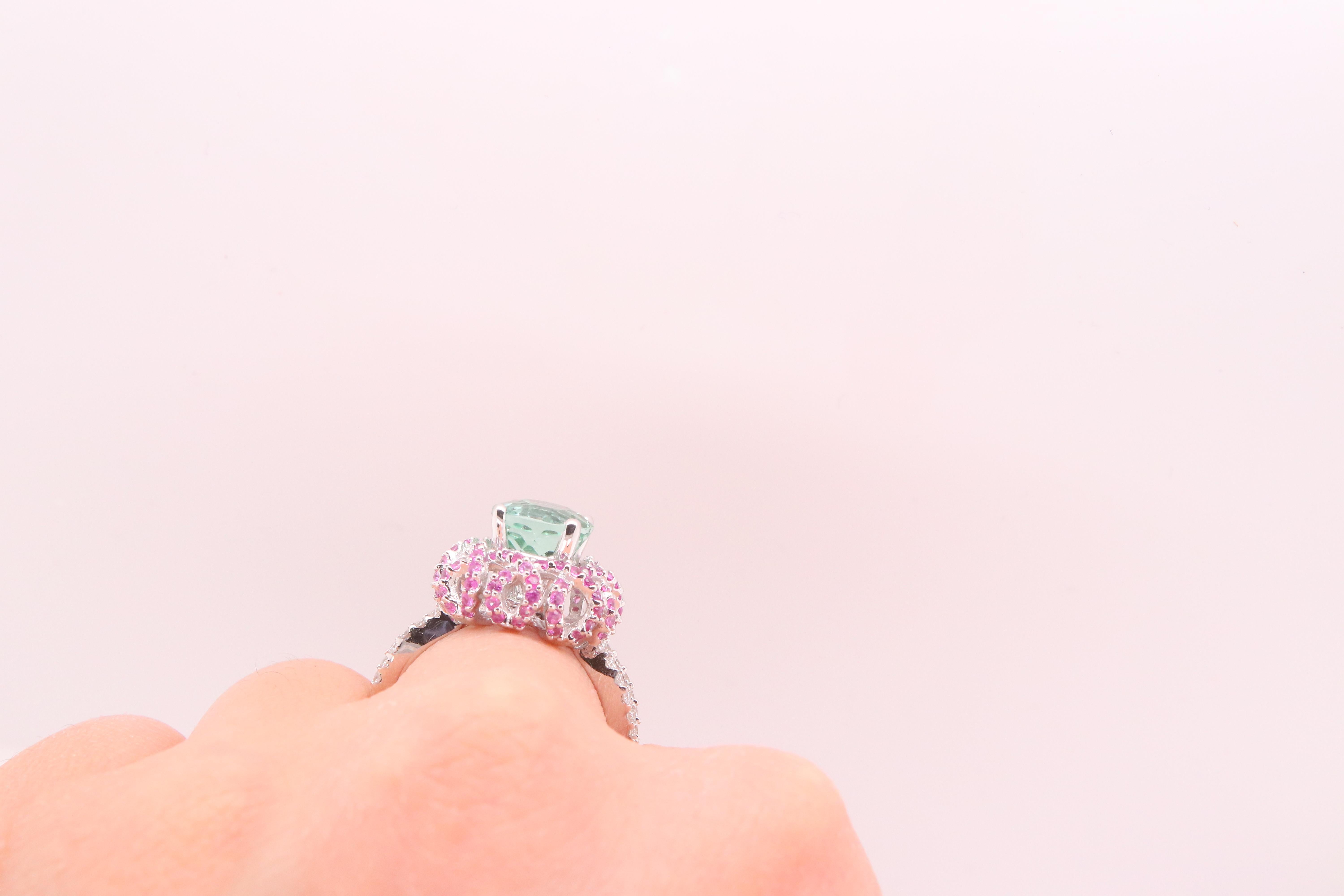 Round Cut 2.4 Carat Green Tourmaline Pink Sapphire and Diamond Fashion Ring