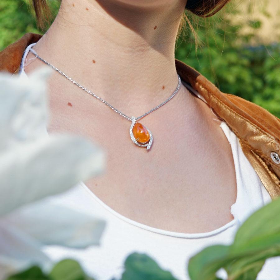 24 Carat Mandarin Garnet Brilliant Pendant Master Class Jewelry 0.50 ct TW VVS For Sale 3