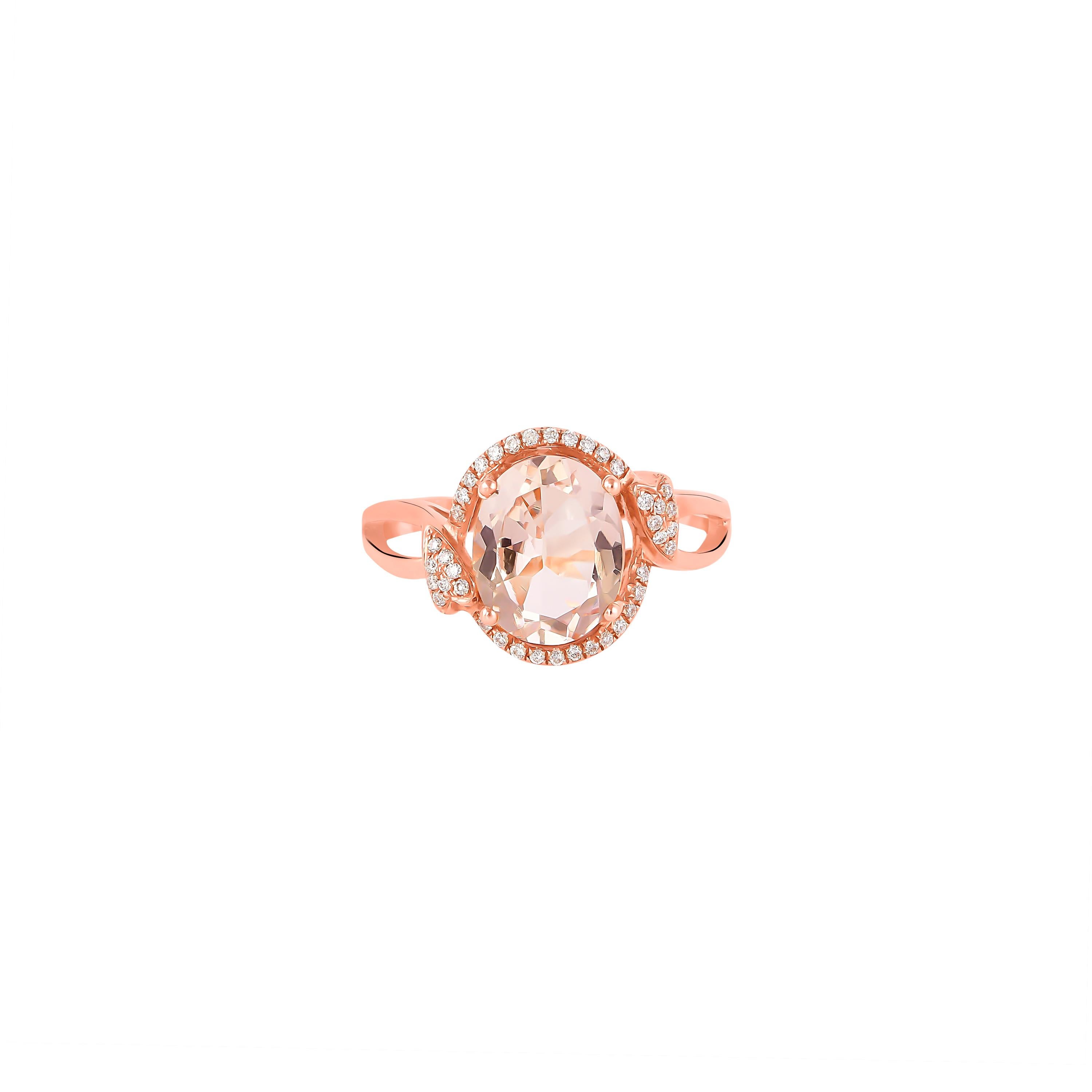 Contemporary 2.4 Carat Morganite and Diamond Ring in 18 Karat Rose Gold For Sale