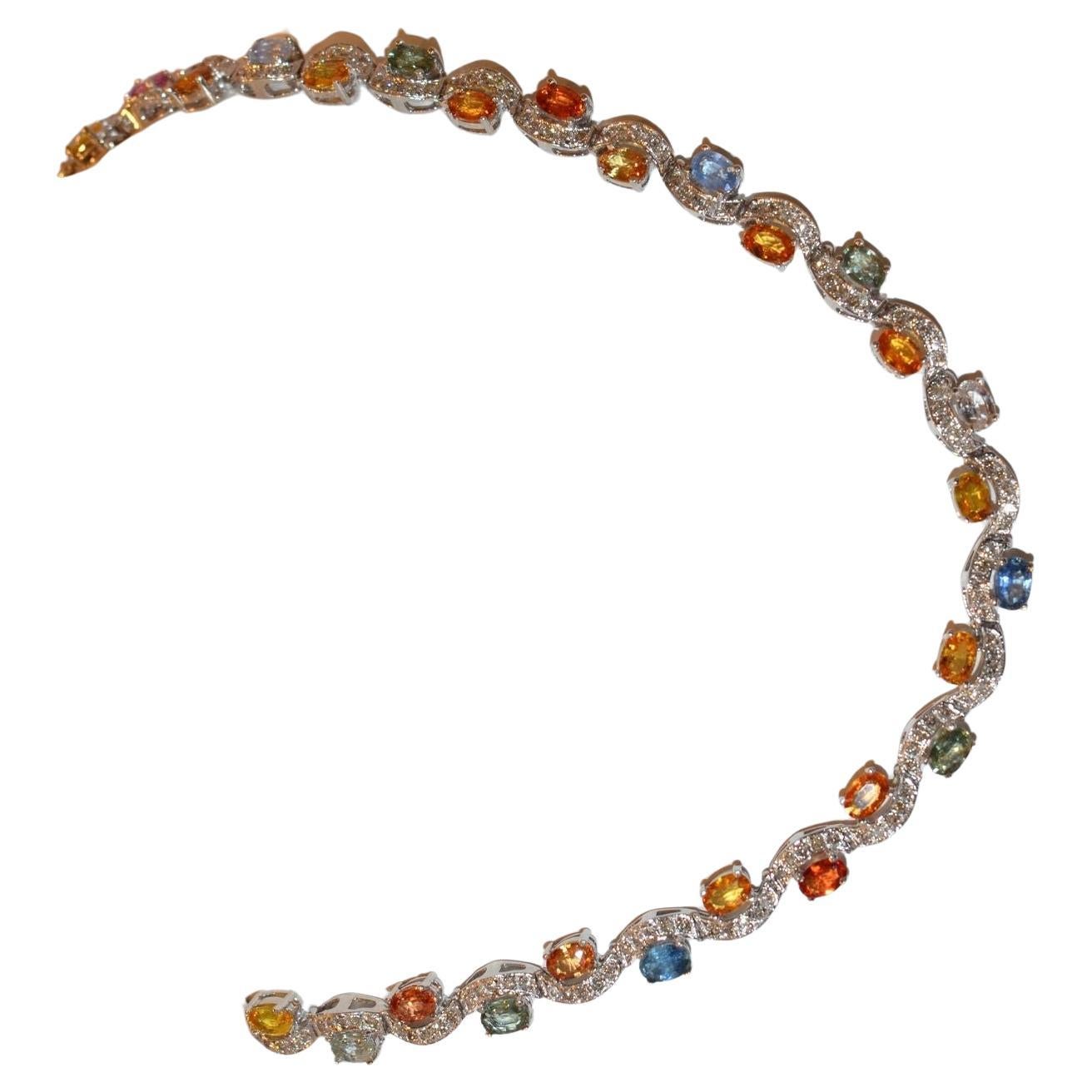 24 Karat mehrfarbige Steine und Diamant-Halskette (Rundschliff) im Angebot