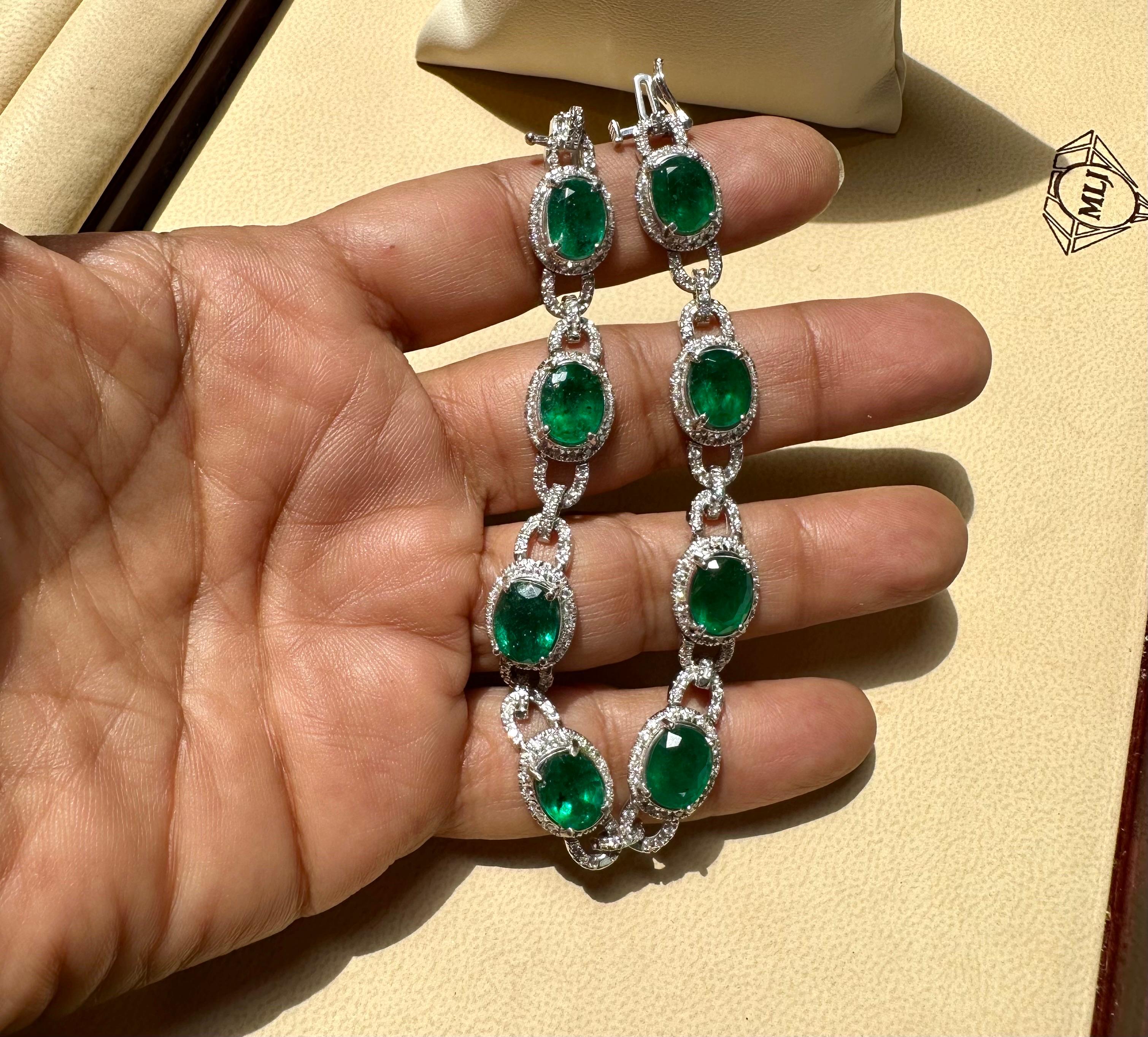 Oval Cut 24 Carat Natural Brazilian Emerald & Diamond Link Tennis Bracelet 14 Karat Gold