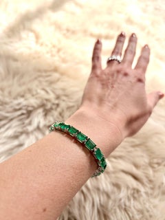 24 Carat Natural Emerald Tennis Bracelet, 14 Karat White Gold, 21.6GM, 7 Inch