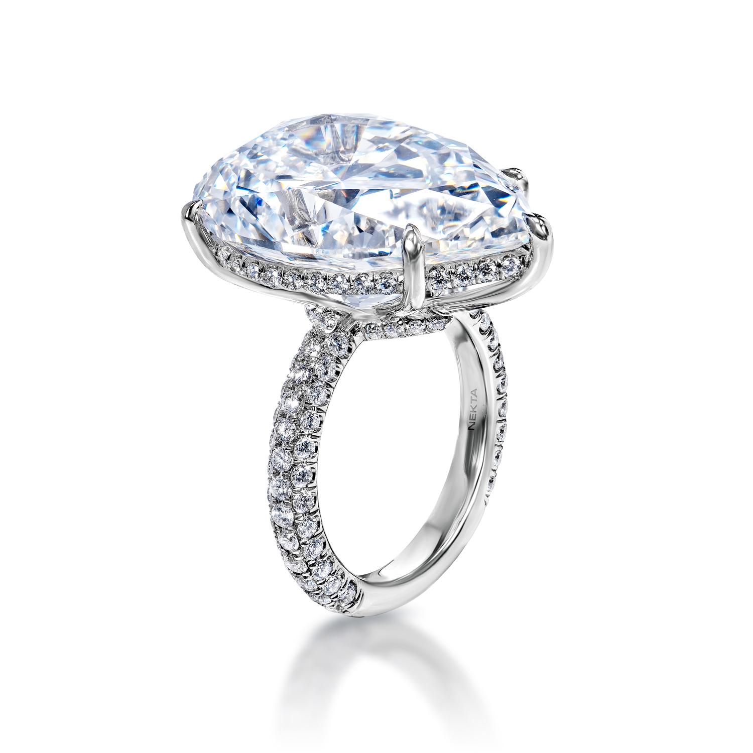 Verlobungsring mit 24 Karat birnenförmigem Diamanten, GIA-zertifiziert F VVS2 (Tropfenschliff) im Angebot
