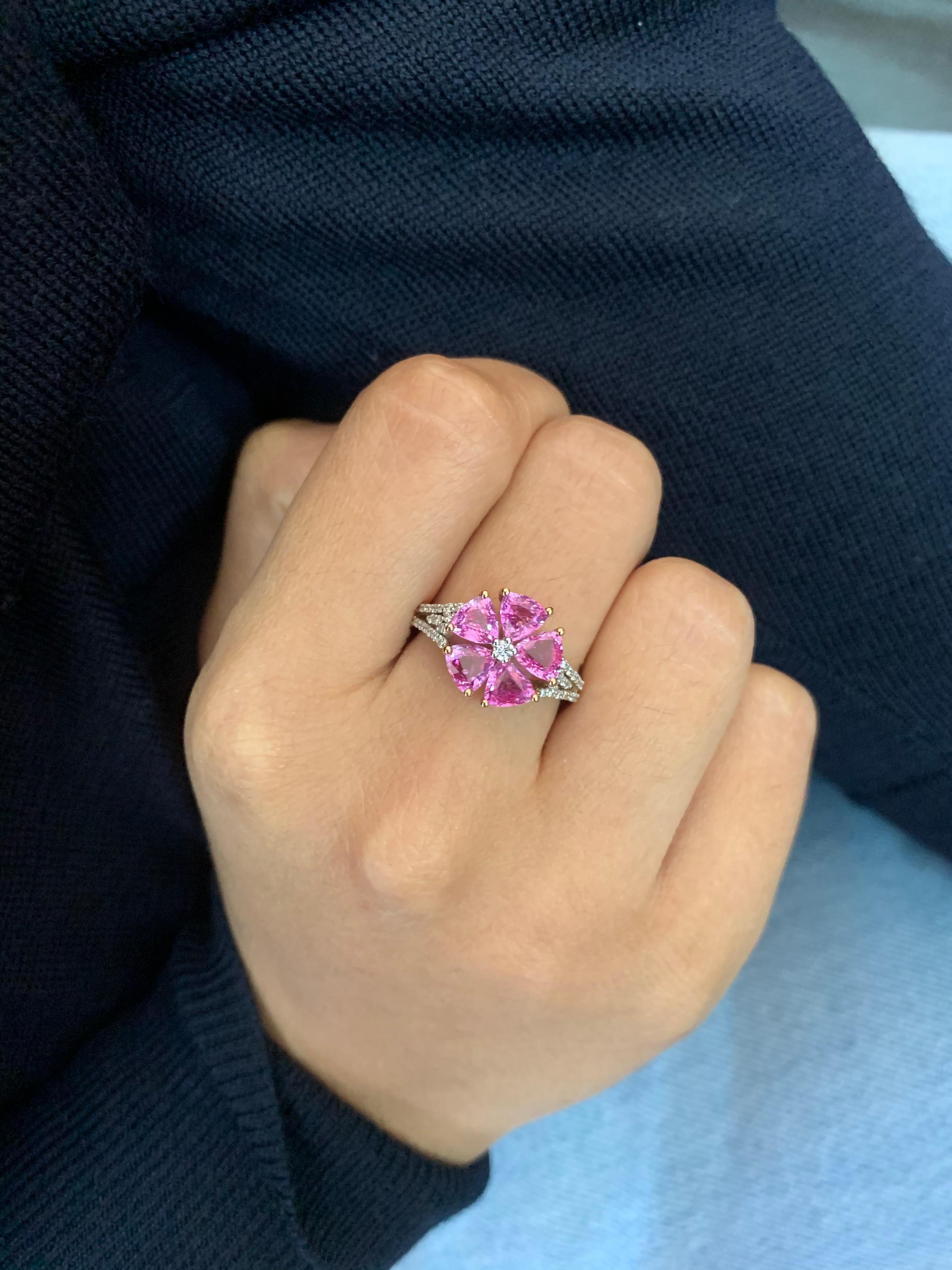Contemporary 2.4 Carat Pink Sapphire Ring with Diamond in 18 Karat Rose Gold