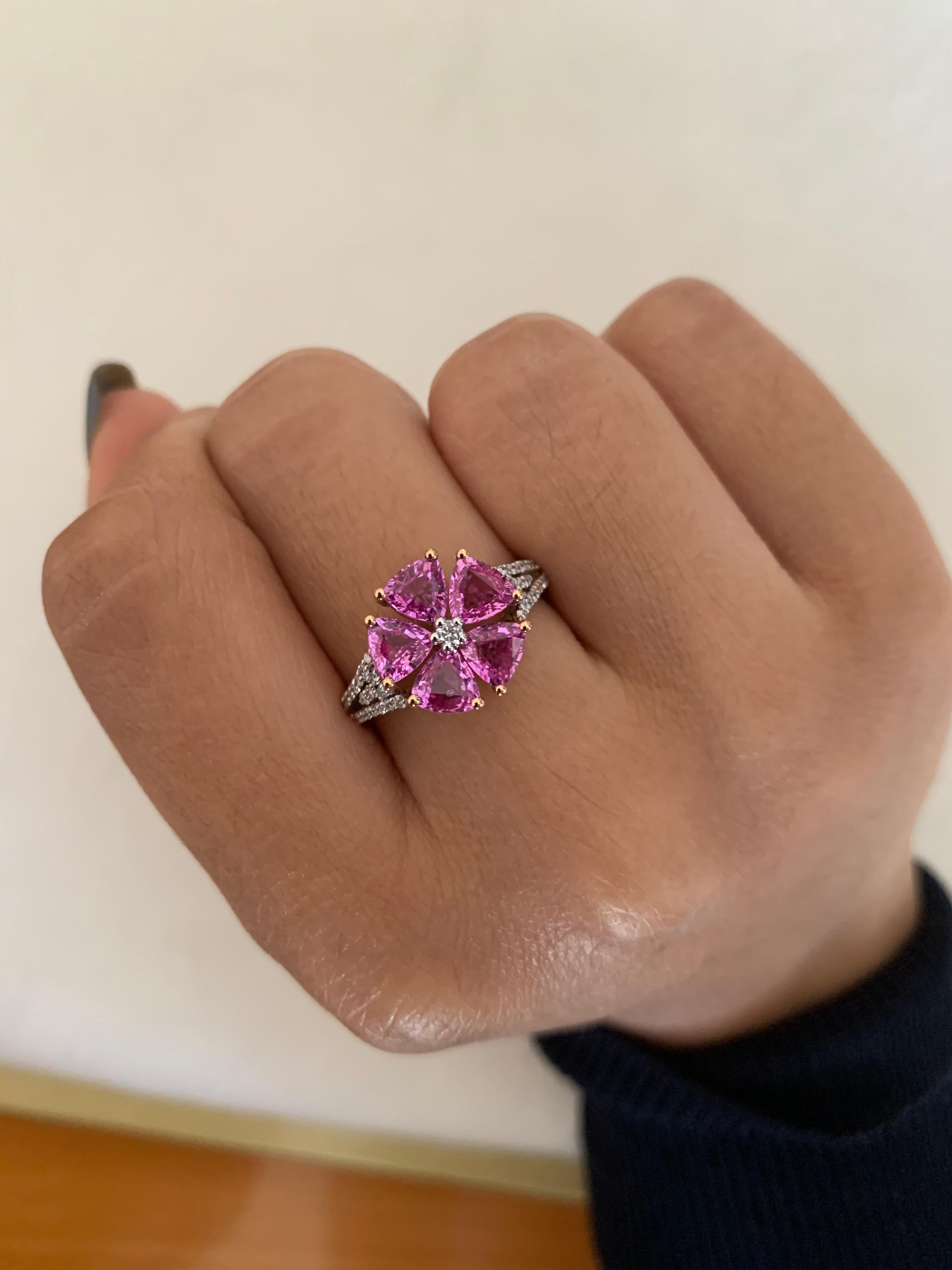 2.4 Carat Pink Sapphire Ring with Diamond in 18 Karat Rose Gold In New Condition In Hong Kong, HK
