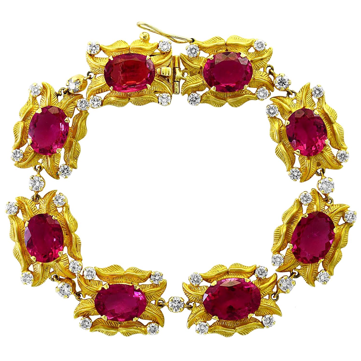 24 Karat rosa Turmalin und 2,75 Karat Diamant-Armband  18 Karat Gelbgold im Angebot