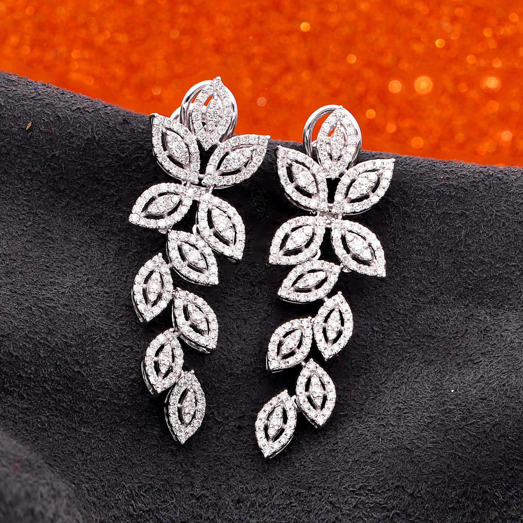 Pendientes colgantes de diamantes en forma de hoja de 2,4 quilates, claridad SI y color HI, oro blanco de 18 quilates Corte redondo en venta